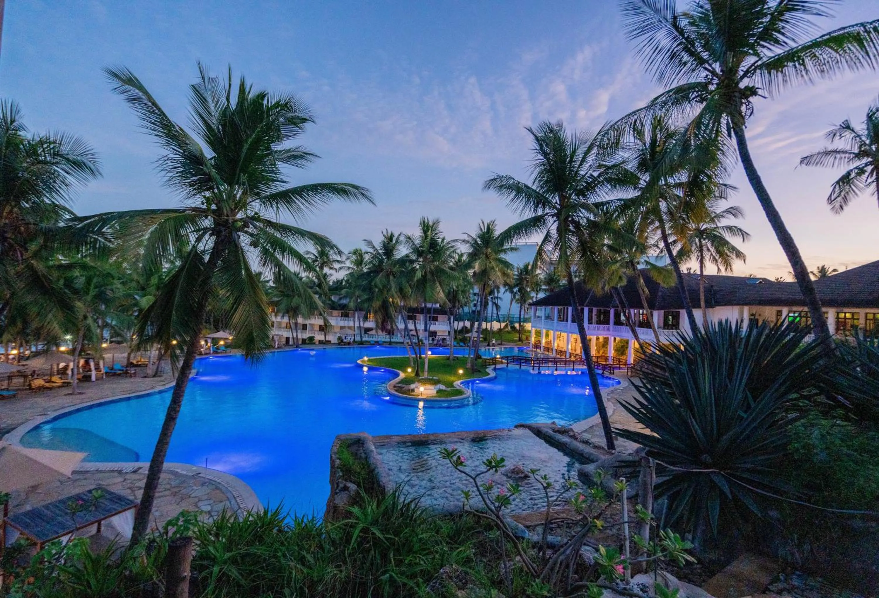 Day in PrideInn Flamingo Beach Resort & Spa Mombasa