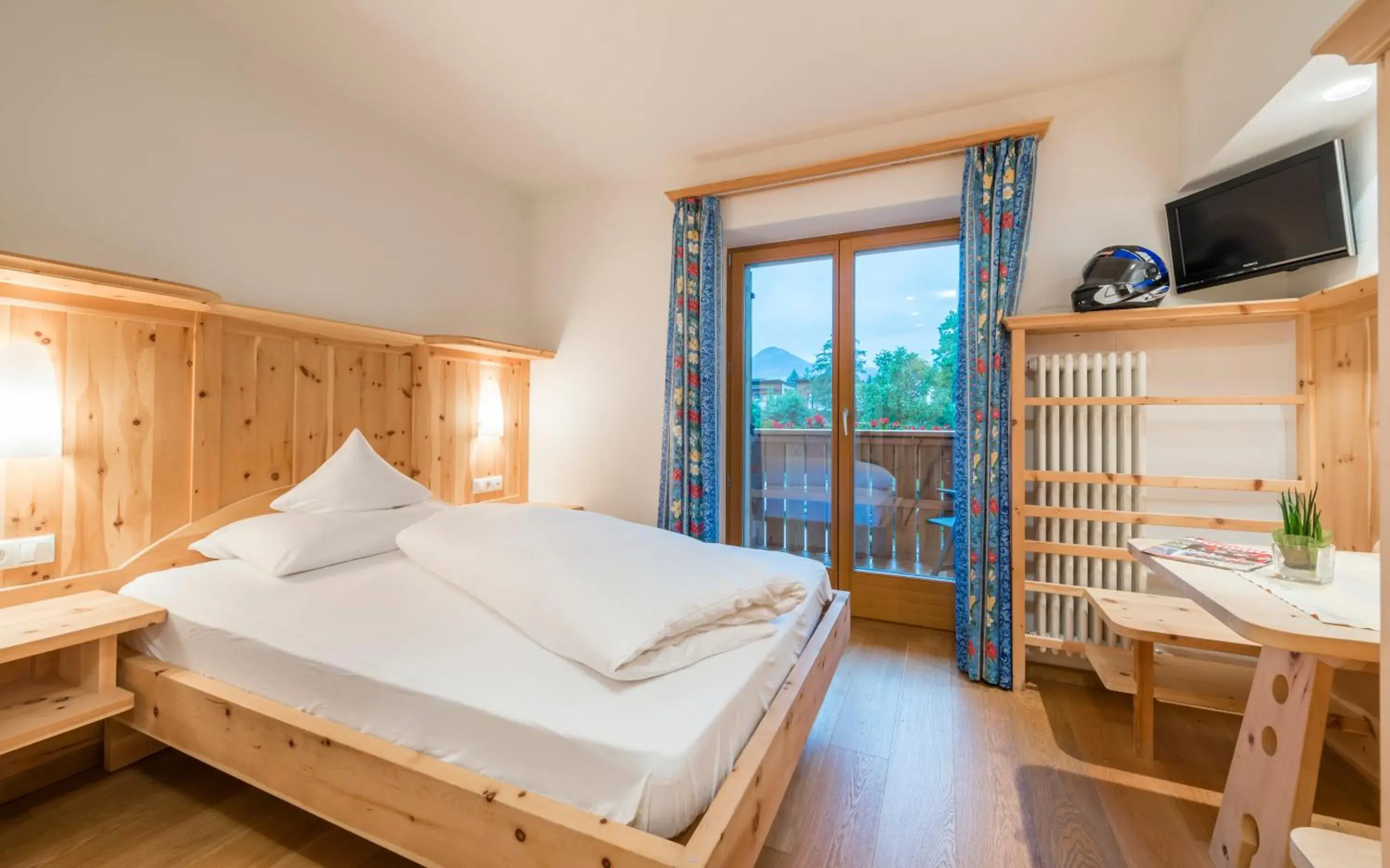 Budget Double Room in Hotel Jonathan Budget Double Room in Hotel Jonathan