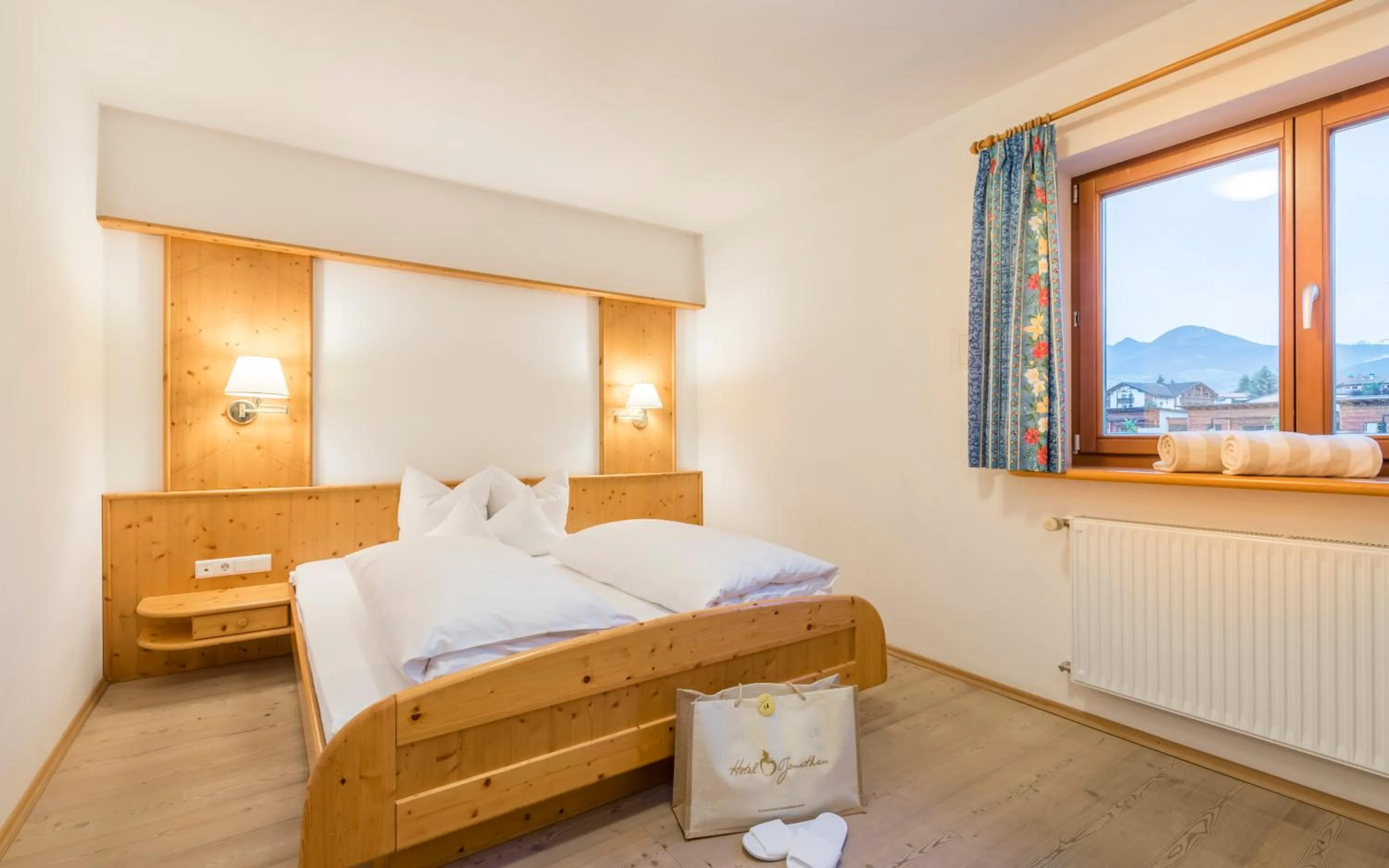 Photo of the whole room, Bed in Hotel Jonathan