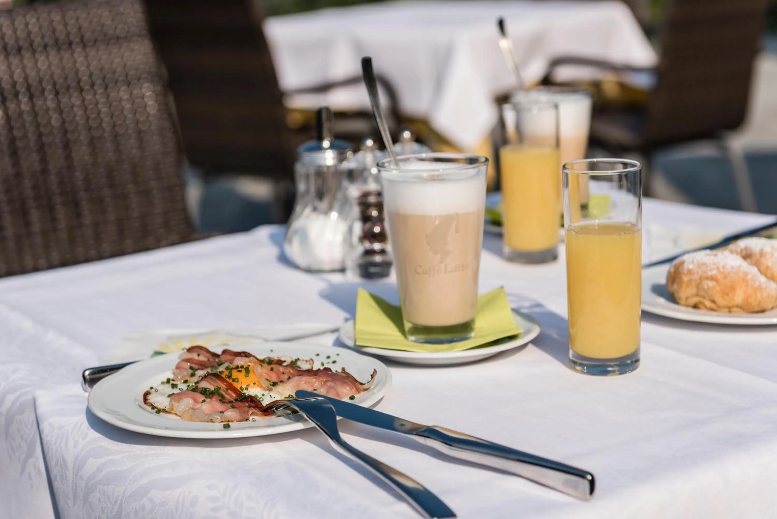 Breakfast in Hotel Jonathan