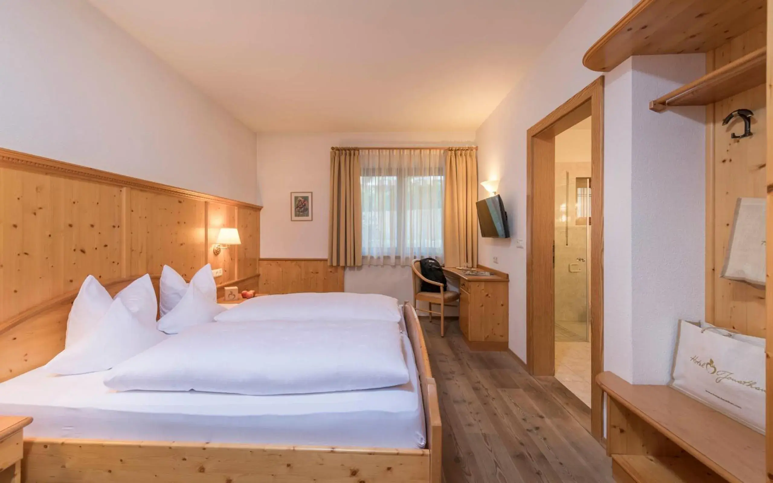 Double Room in Hotel Jonathan Double Room in Hotel Jonathan