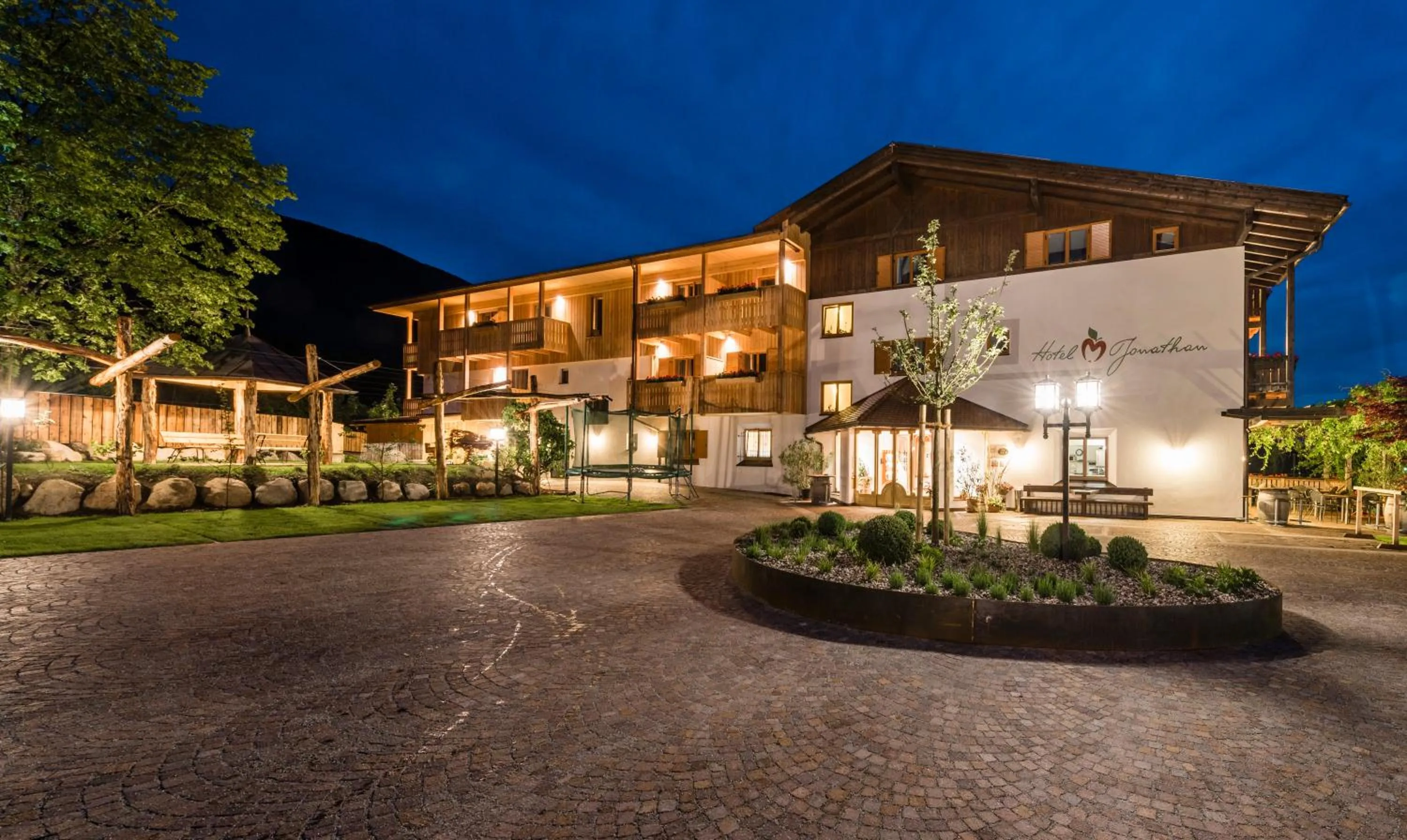 Property building in Hotel Jonathan