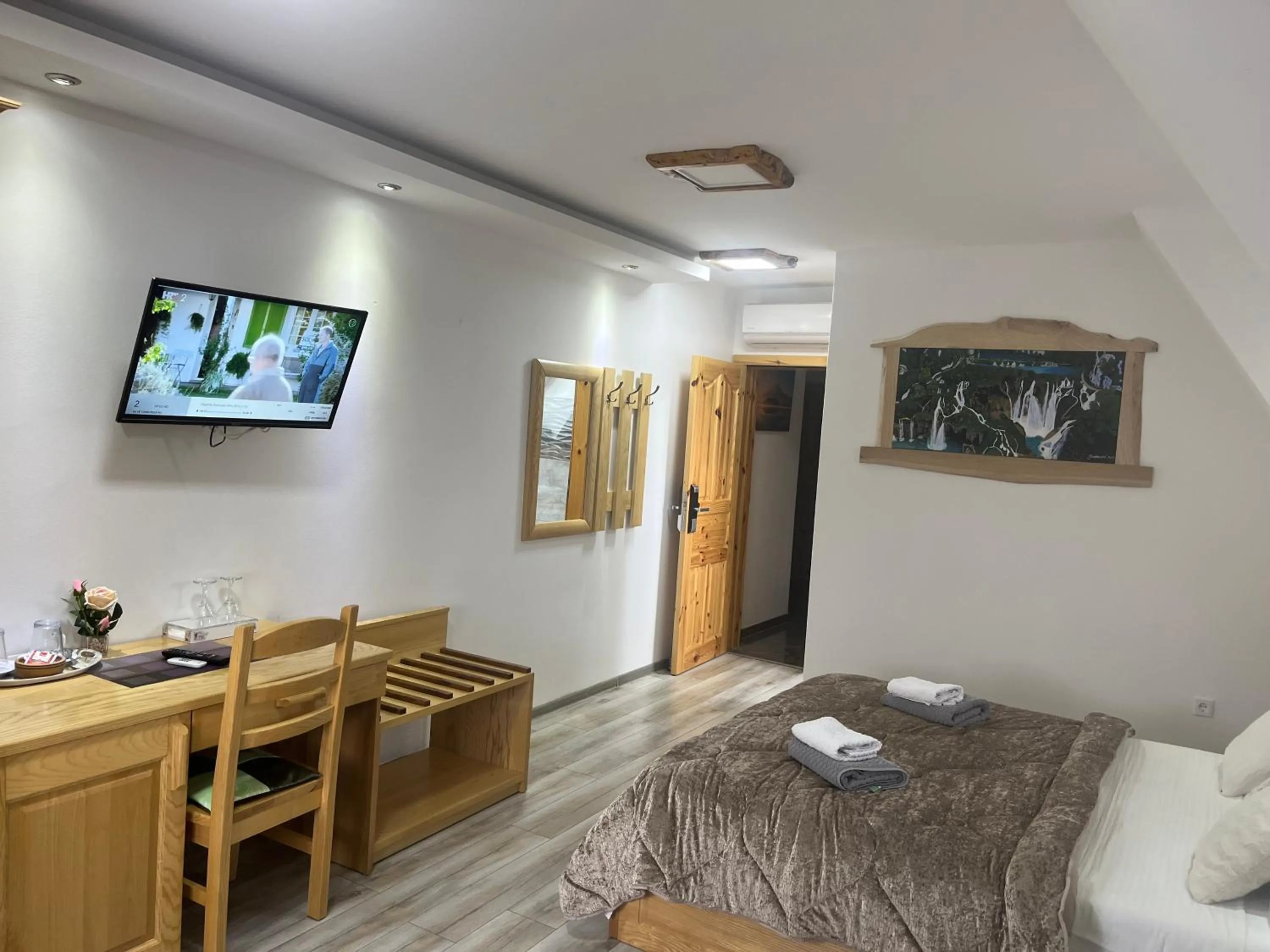 TV and multimedia in Rustic Inn River