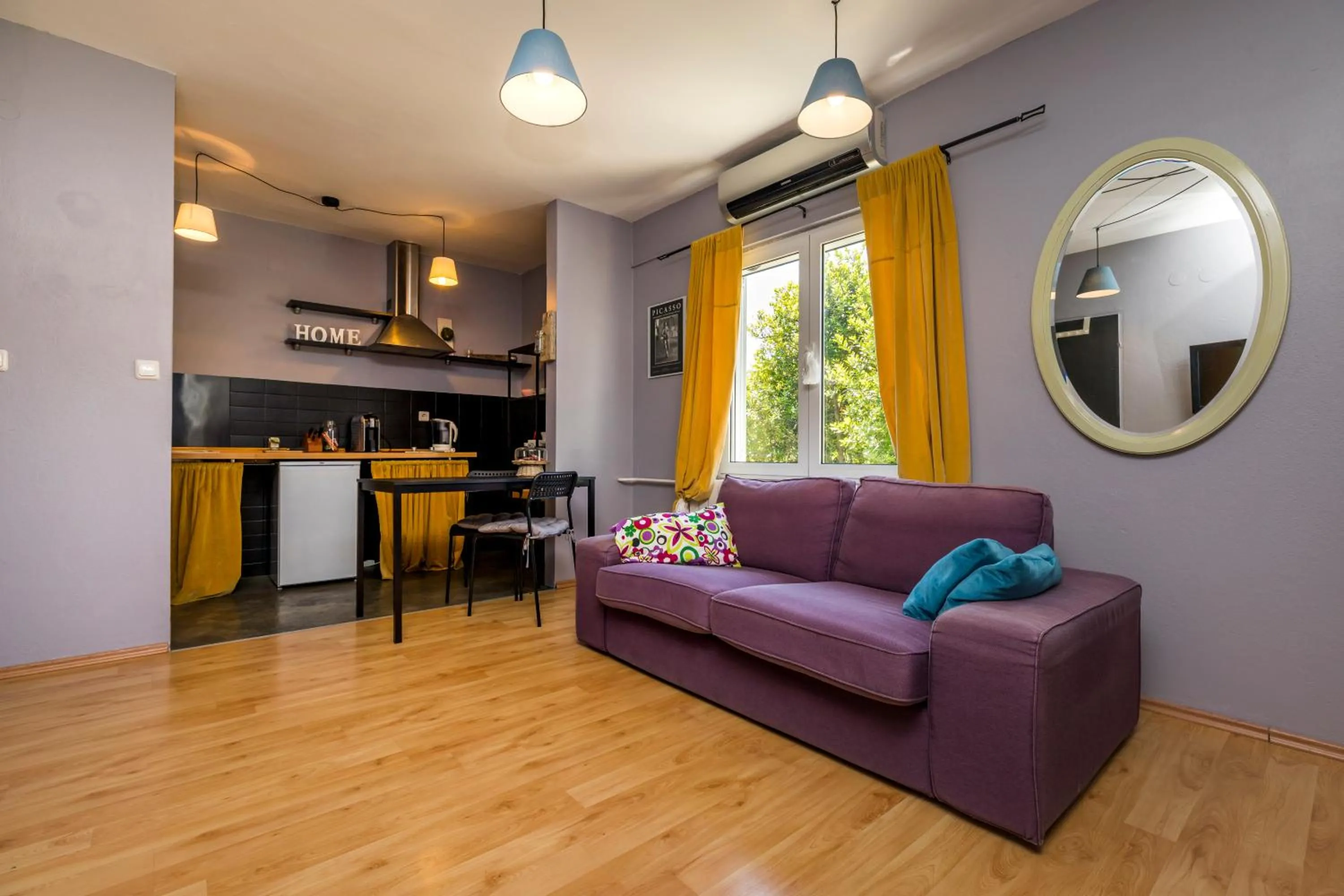 One-Bedroom Apartment in Alaburic rooms & apartment