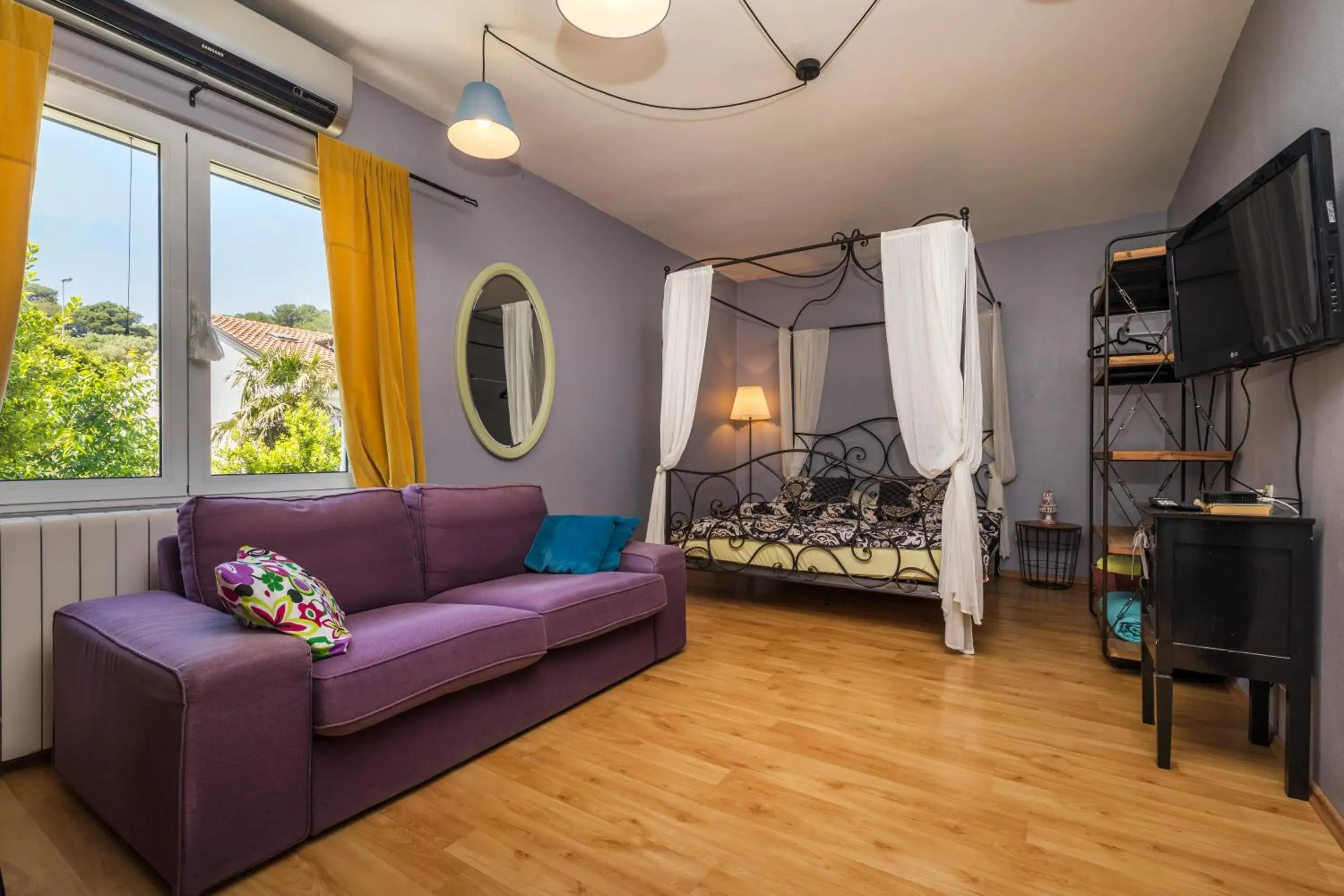 Double Room in Alaburic rooms & apartment Double Room in Alaburic rooms & apartment