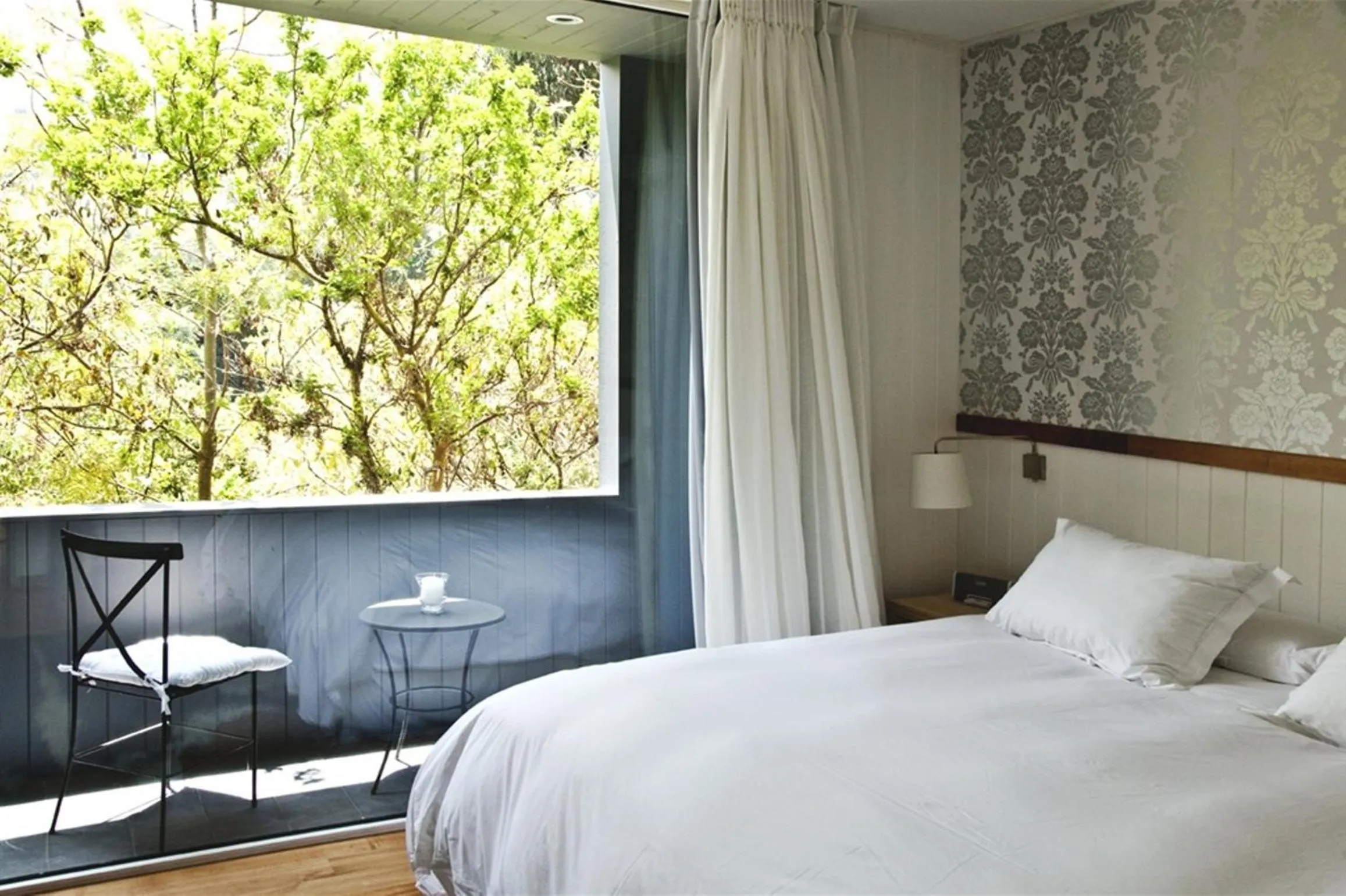 Bedroom, Bed in Hotel Casa Zapallar