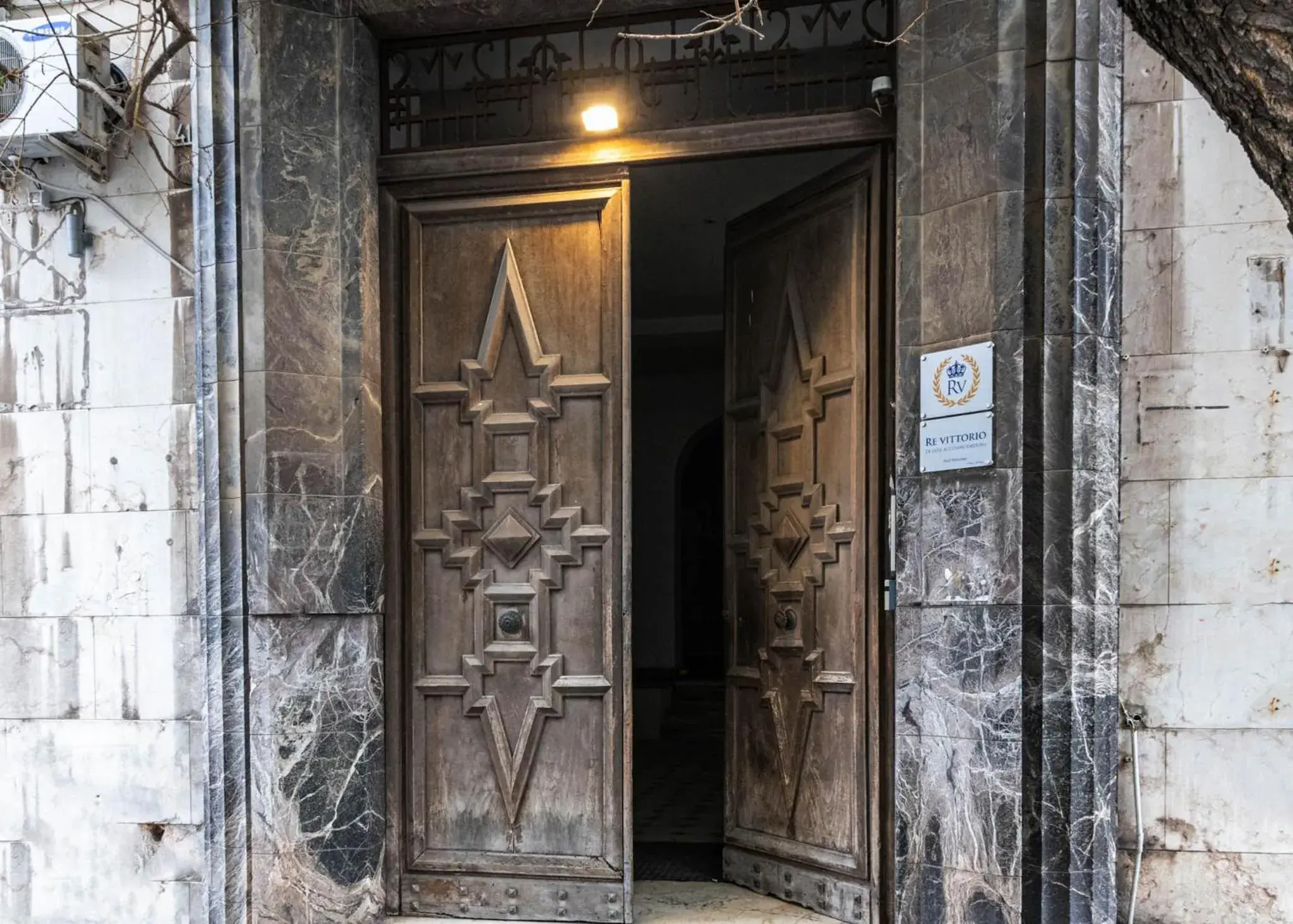 Property building in Re Vittorio De Luxe Property building in Re Vittorio De Luxe