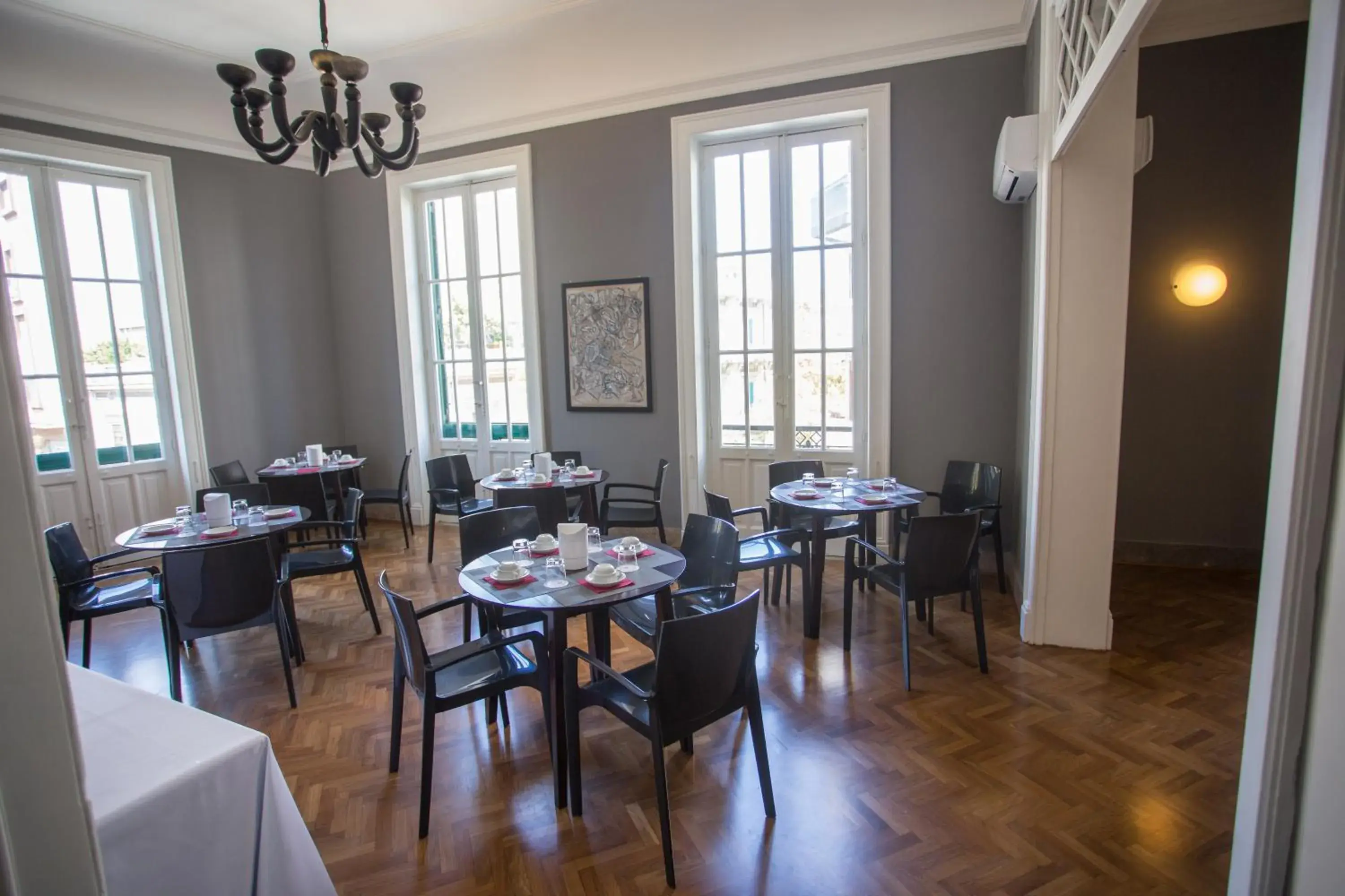 Lounge or bar in Re Vittorio De Luxe Lounge or bar in Re Vittorio De Luxe