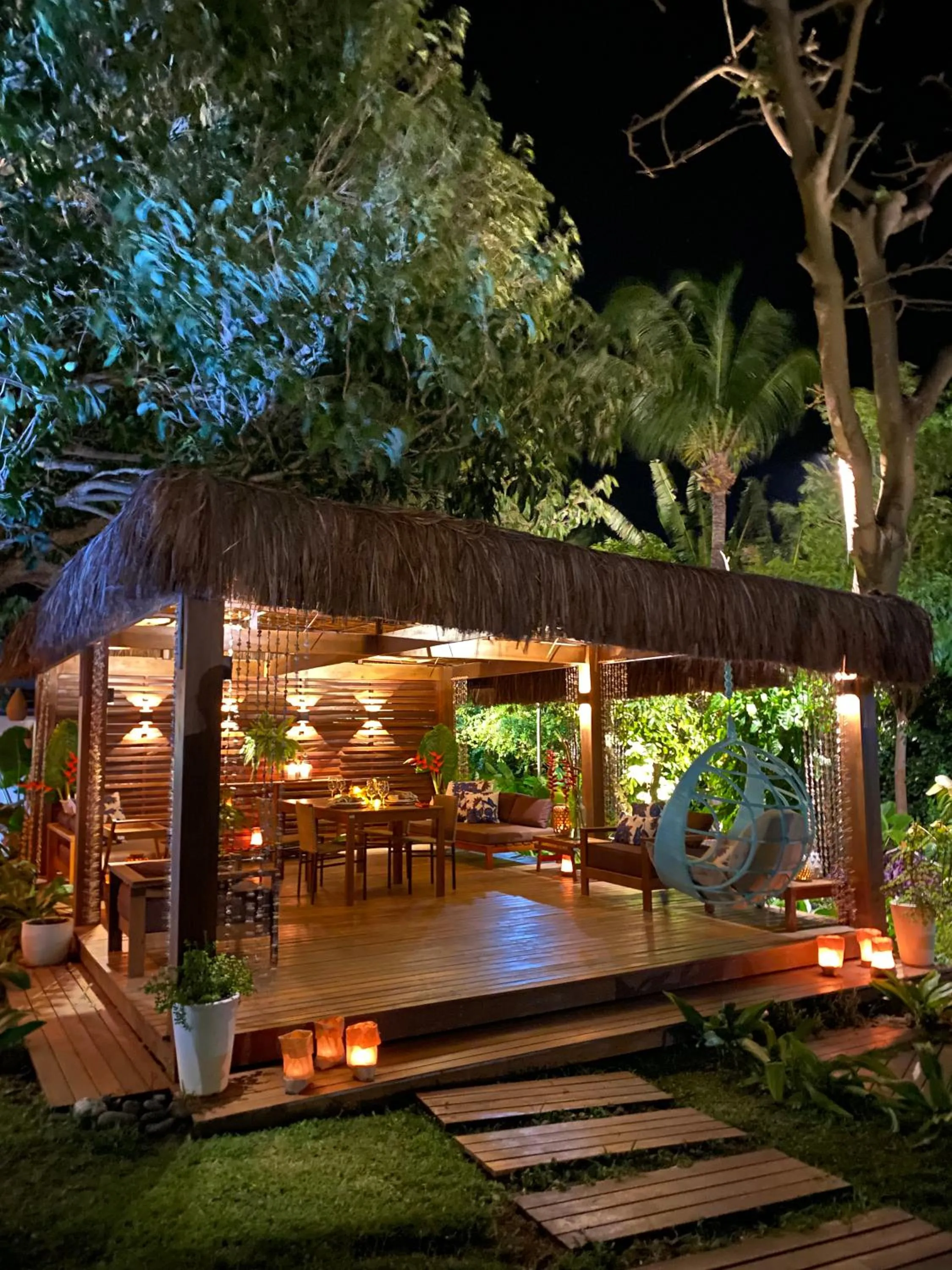 Restaurant/places to eat in Dolphin Hotel