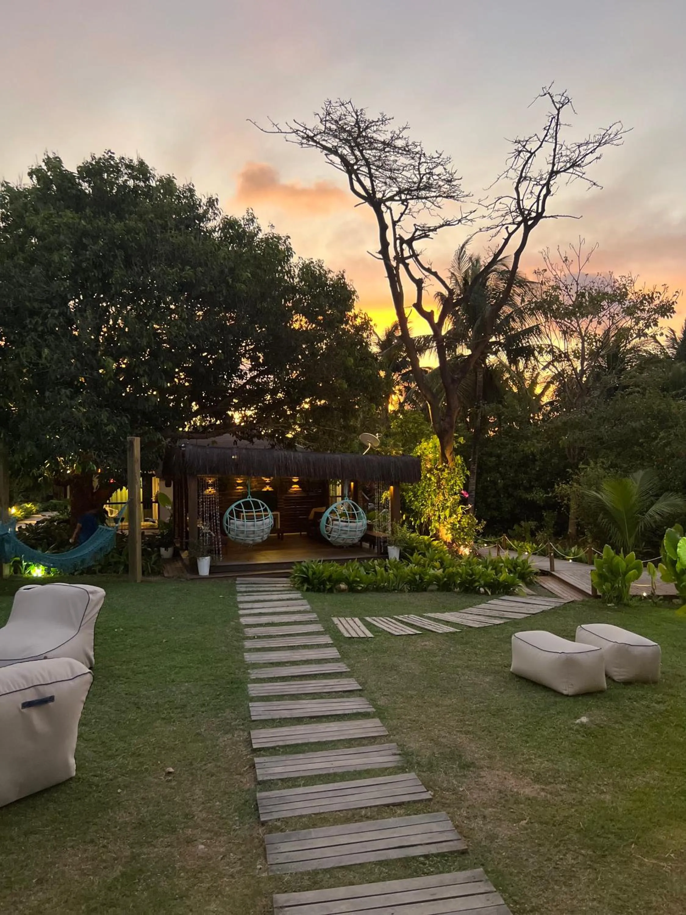 Restaurant/places to eat in Dolphin Hotel