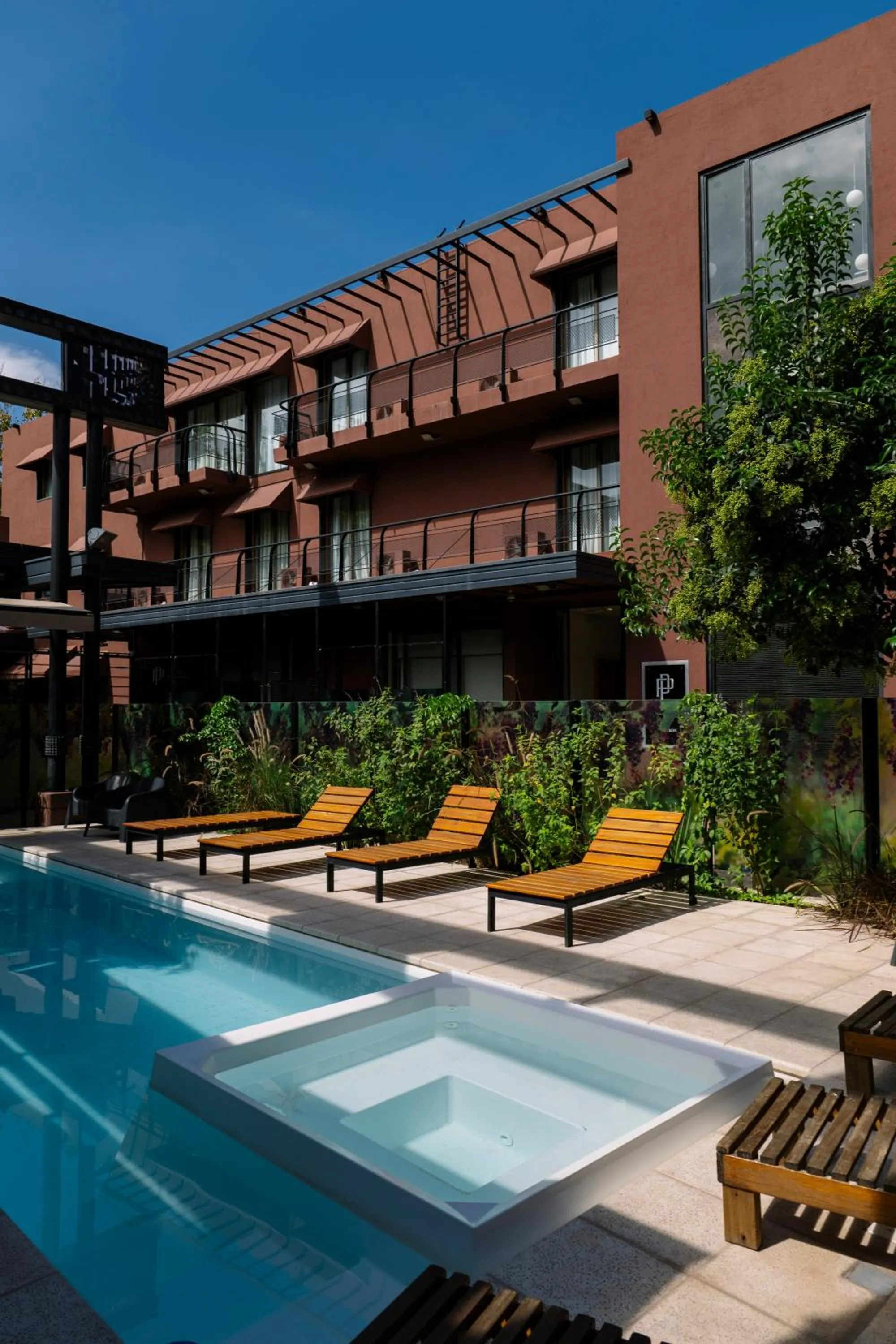 Swimming pool in Plaza Paradiso Petit Hotel