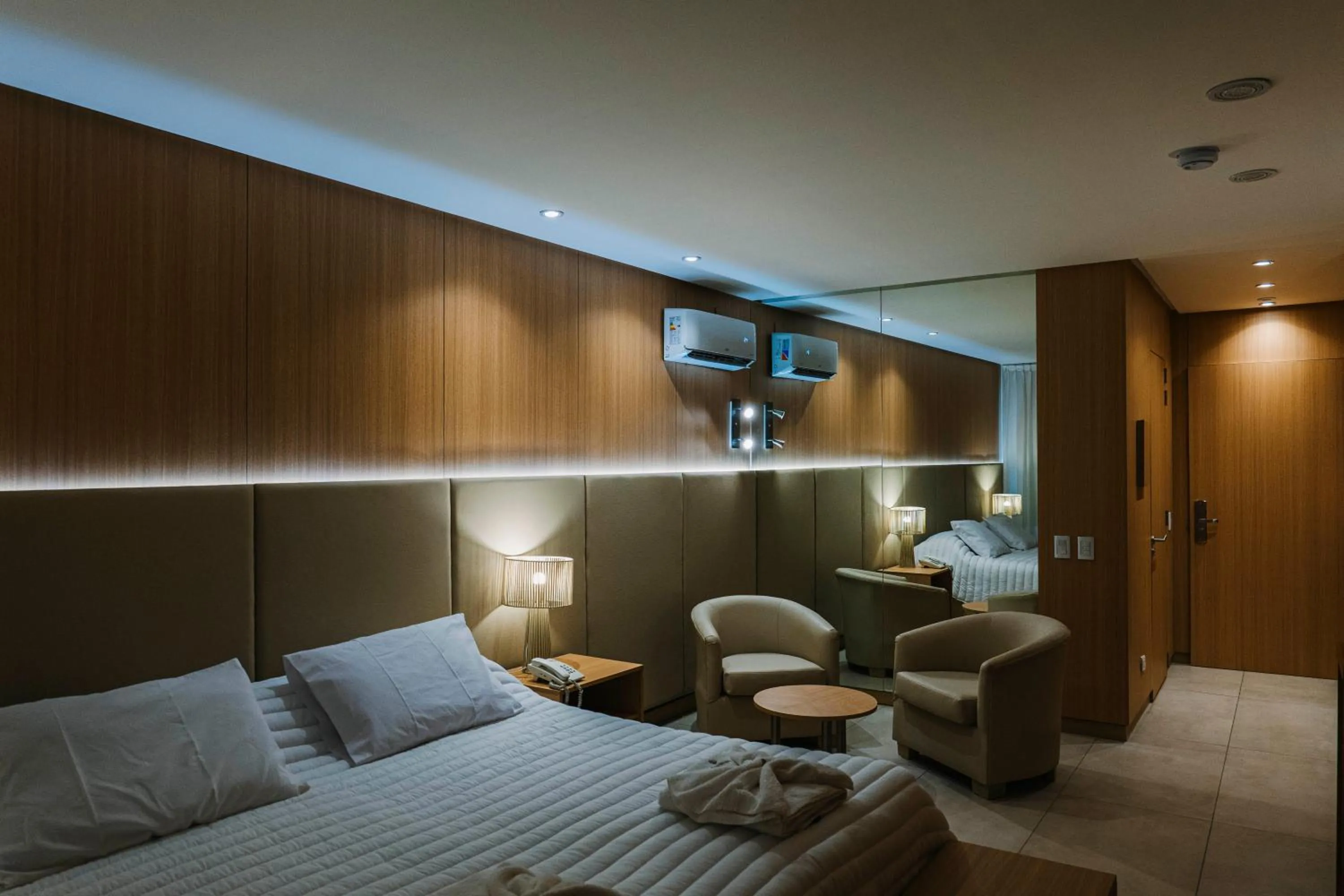 Bed in Plaza Paradiso Petit Hotel