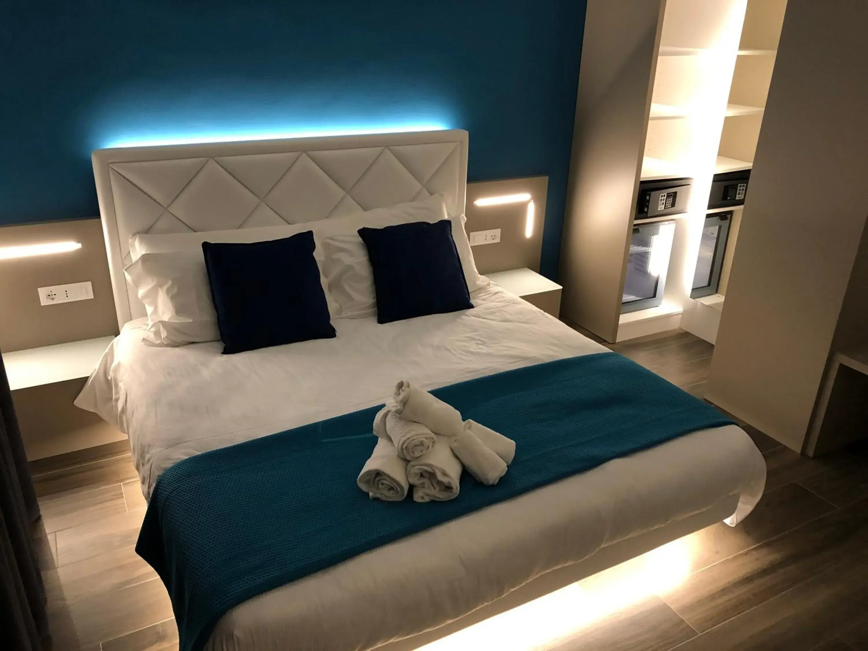 Deluxe Double Room in B&B Alma Garda Lake Deluxe Double Room in B&B Alma Garda Lake