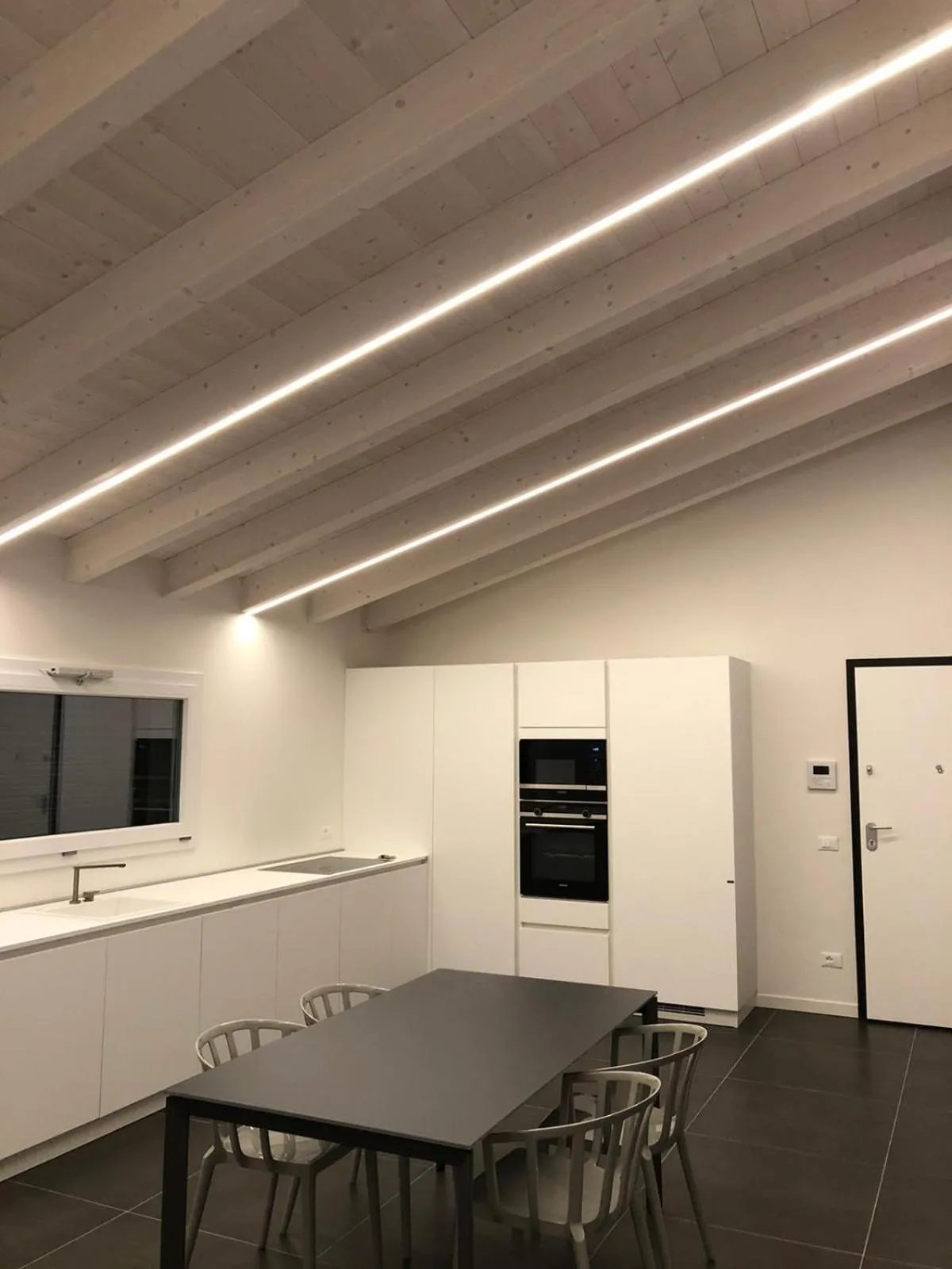 Kitchen or kitchenette in B&B Alma Garda Lake