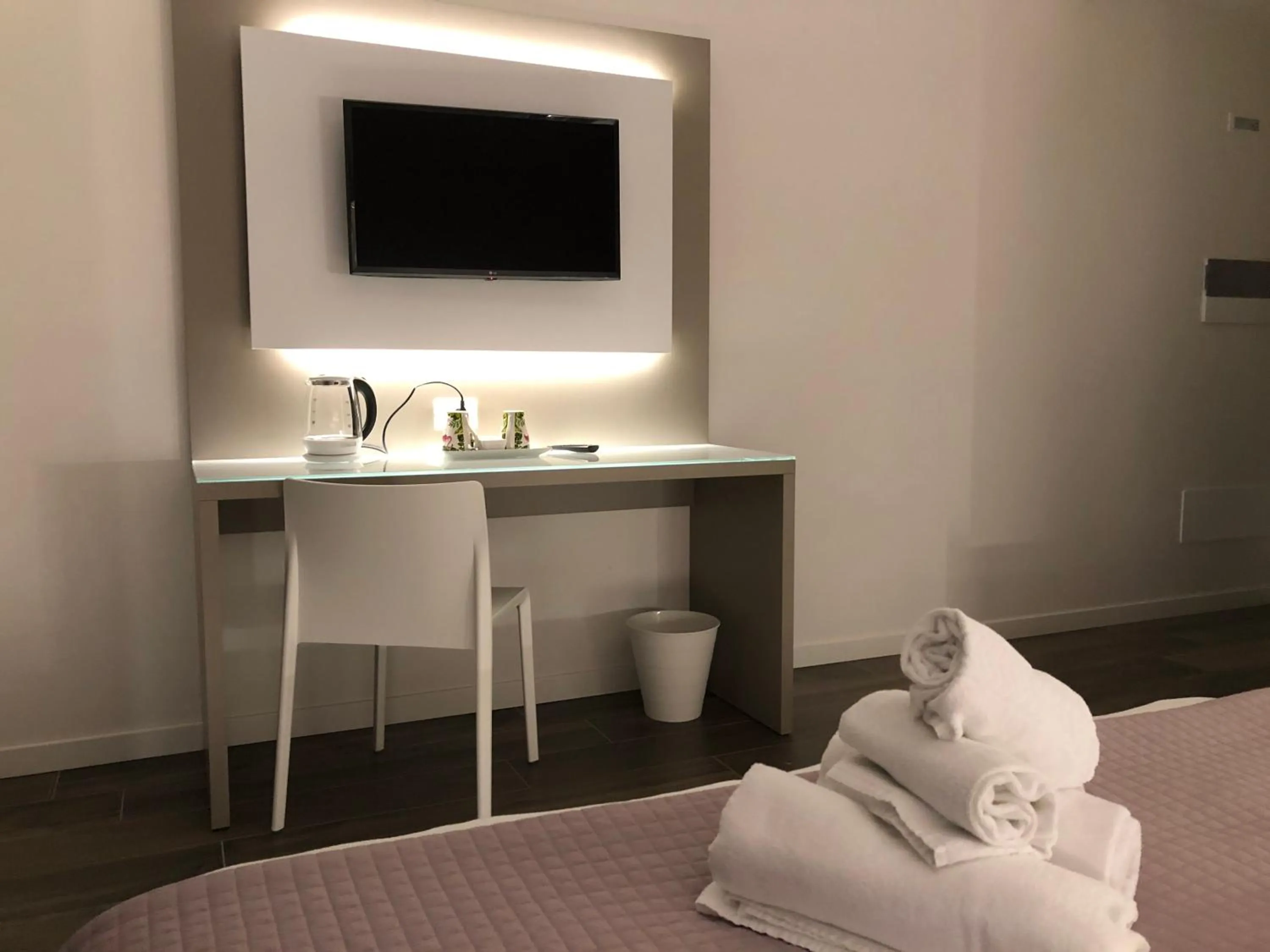 TV and multimedia in B&B Alma Garda Lake