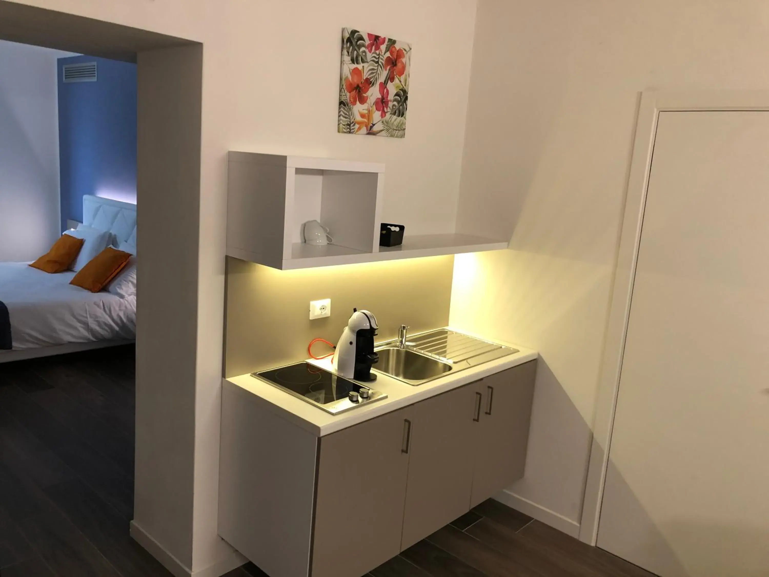 Superior One-Bedroom Apartment with Terrace in B&B Alma Garda Lake Superior One-Bedroom Apartment with Terrace in B&B Alma Garda Lake