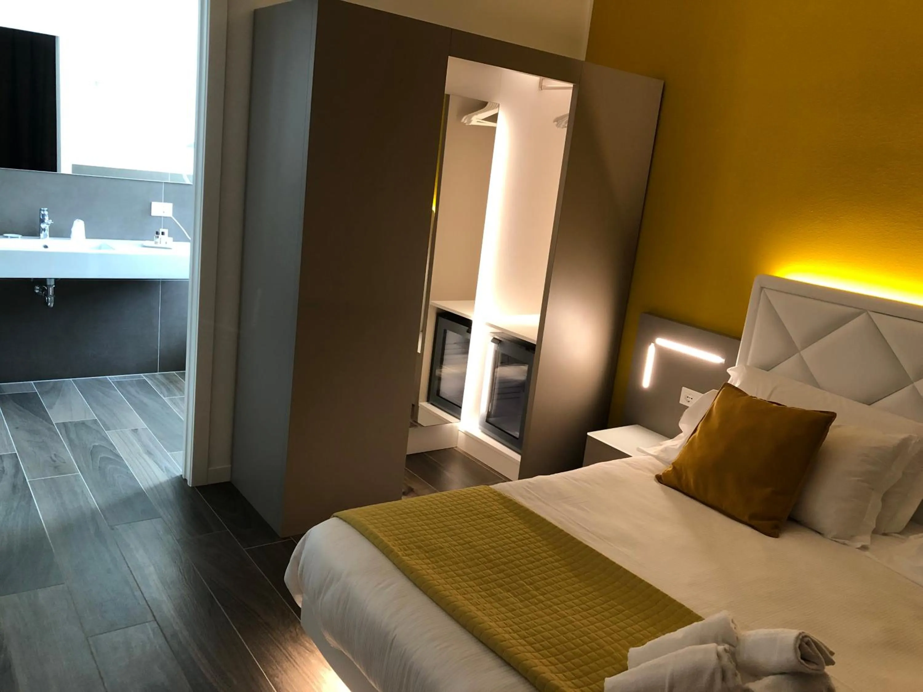 Photo of the whole room in B&B Alma Garda Lake