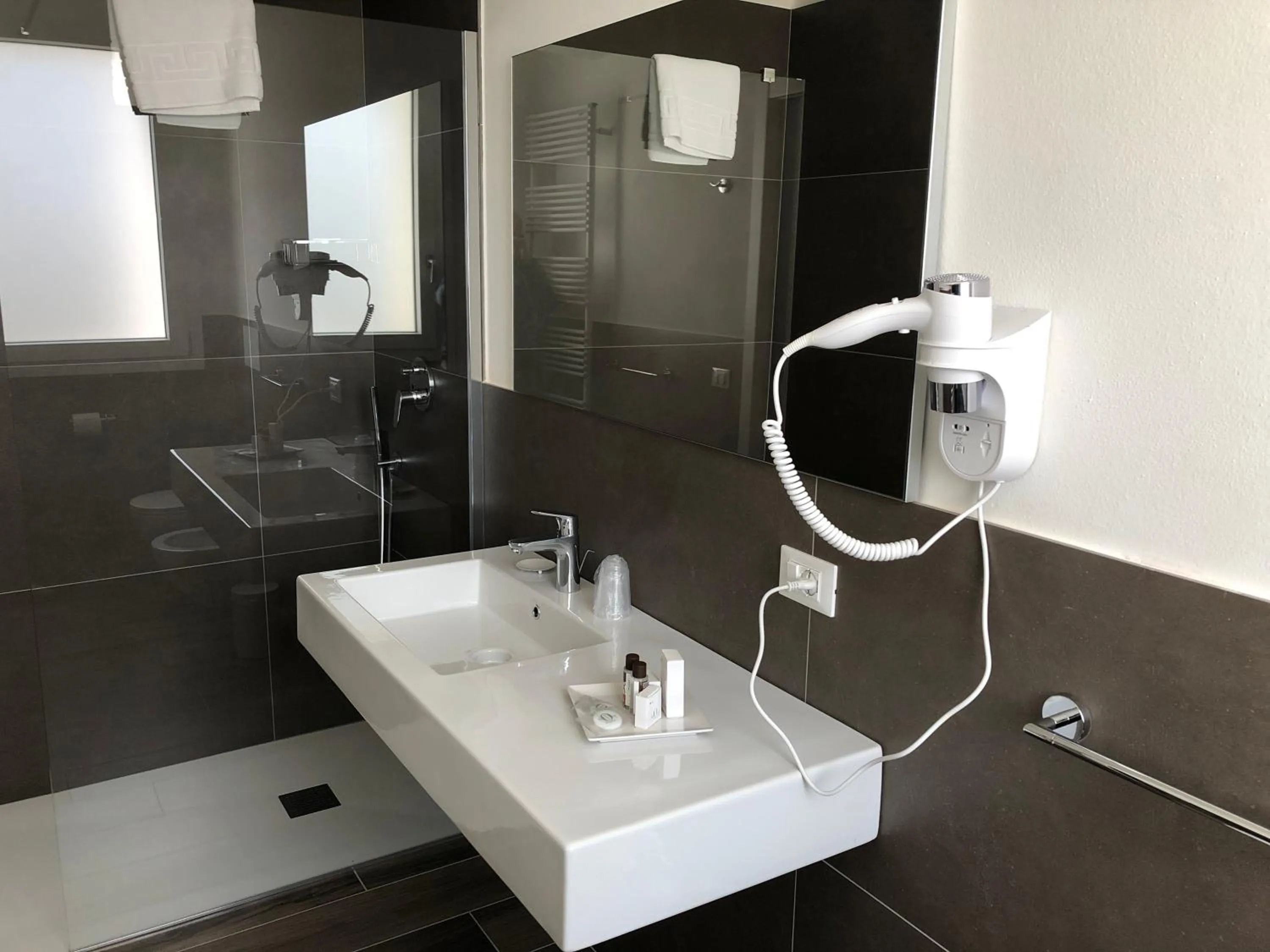 Bathroom in B&B Alma Garda Lake