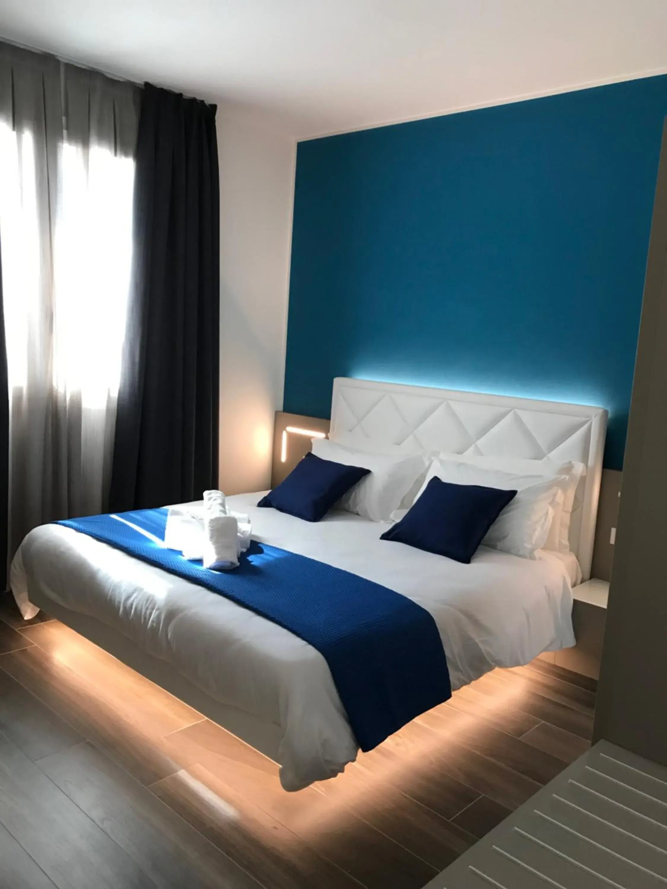 Deluxe Double Room in B&B Alma Garda Lake Deluxe Double Room in B&B Alma Garda Lake