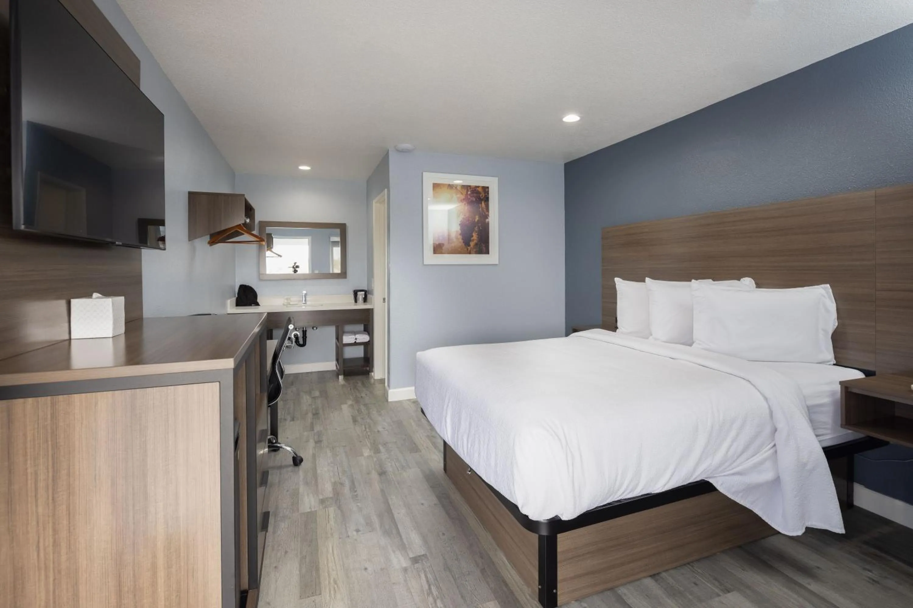 Bed in Days Inn by Wyndham Arroyo Grande Pismo Beach