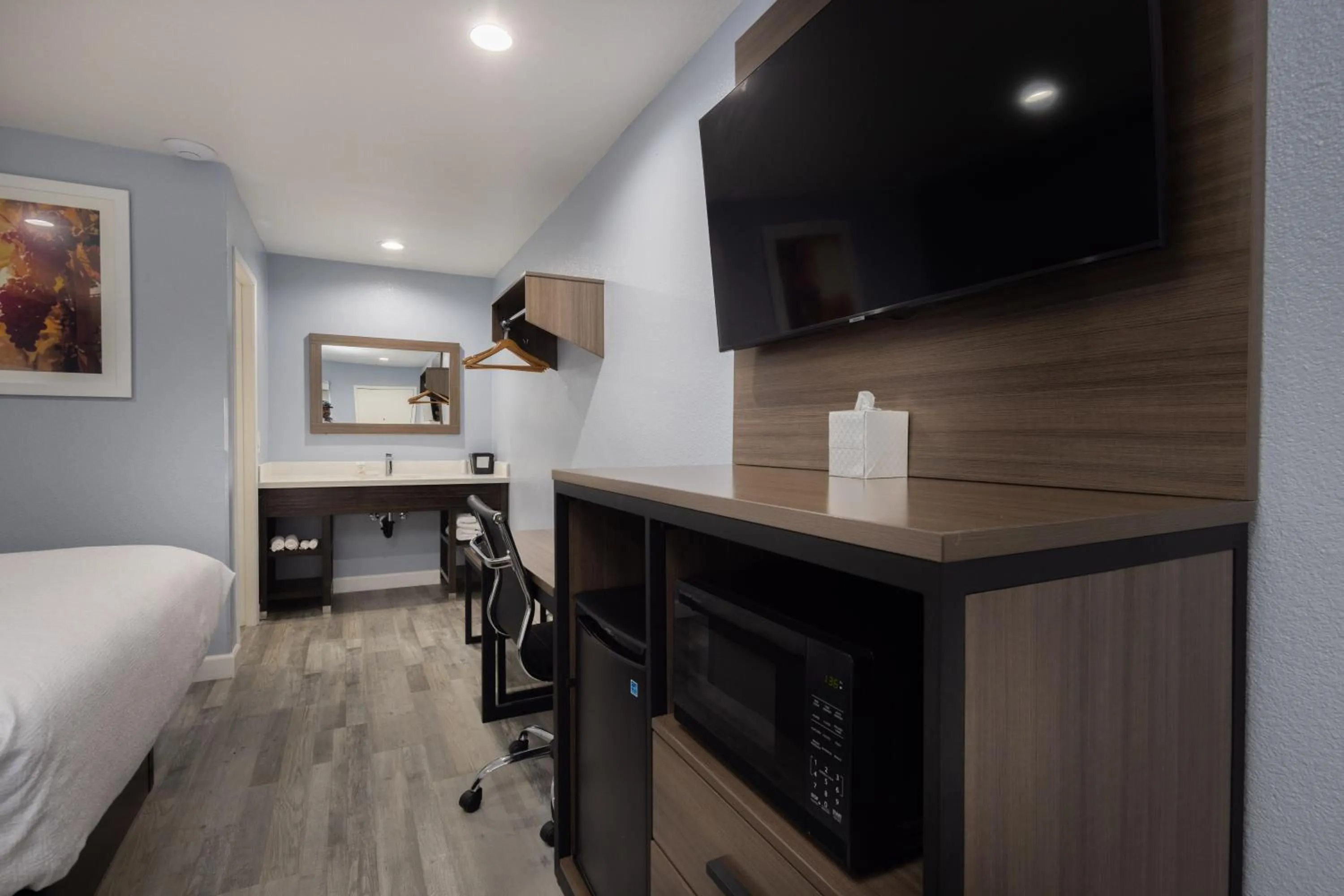 Bed in Days Inn by Wyndham Arroyo Grande Pismo Beach