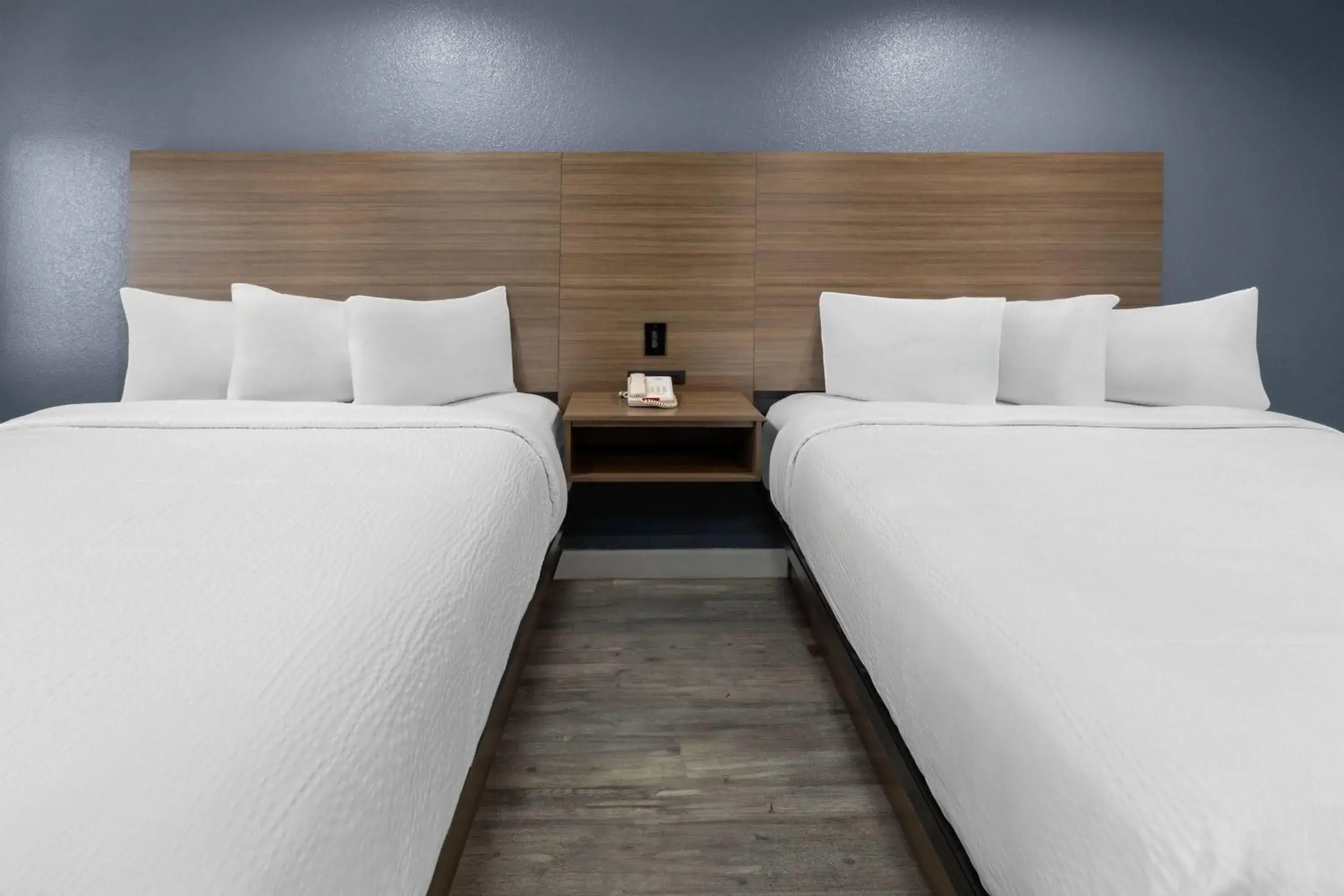 Photo of the whole room, Bed in Days Inn by Wyndham Arroyo Grande Pismo Beach Photo of the whole room, Bed in Days Inn by Wyndham Arroyo Grande Pismo Beach