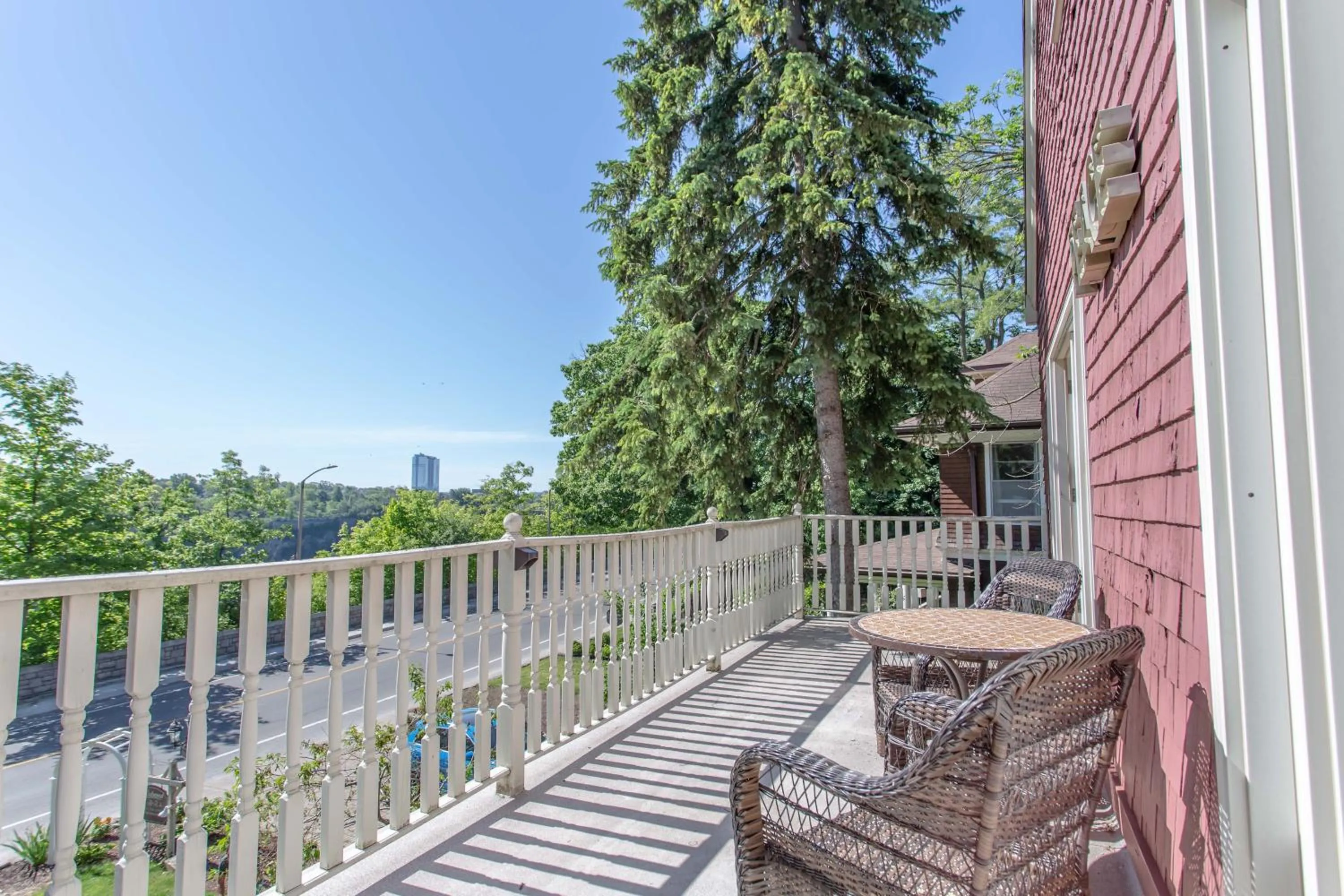 Redwood Bed and Breakfast