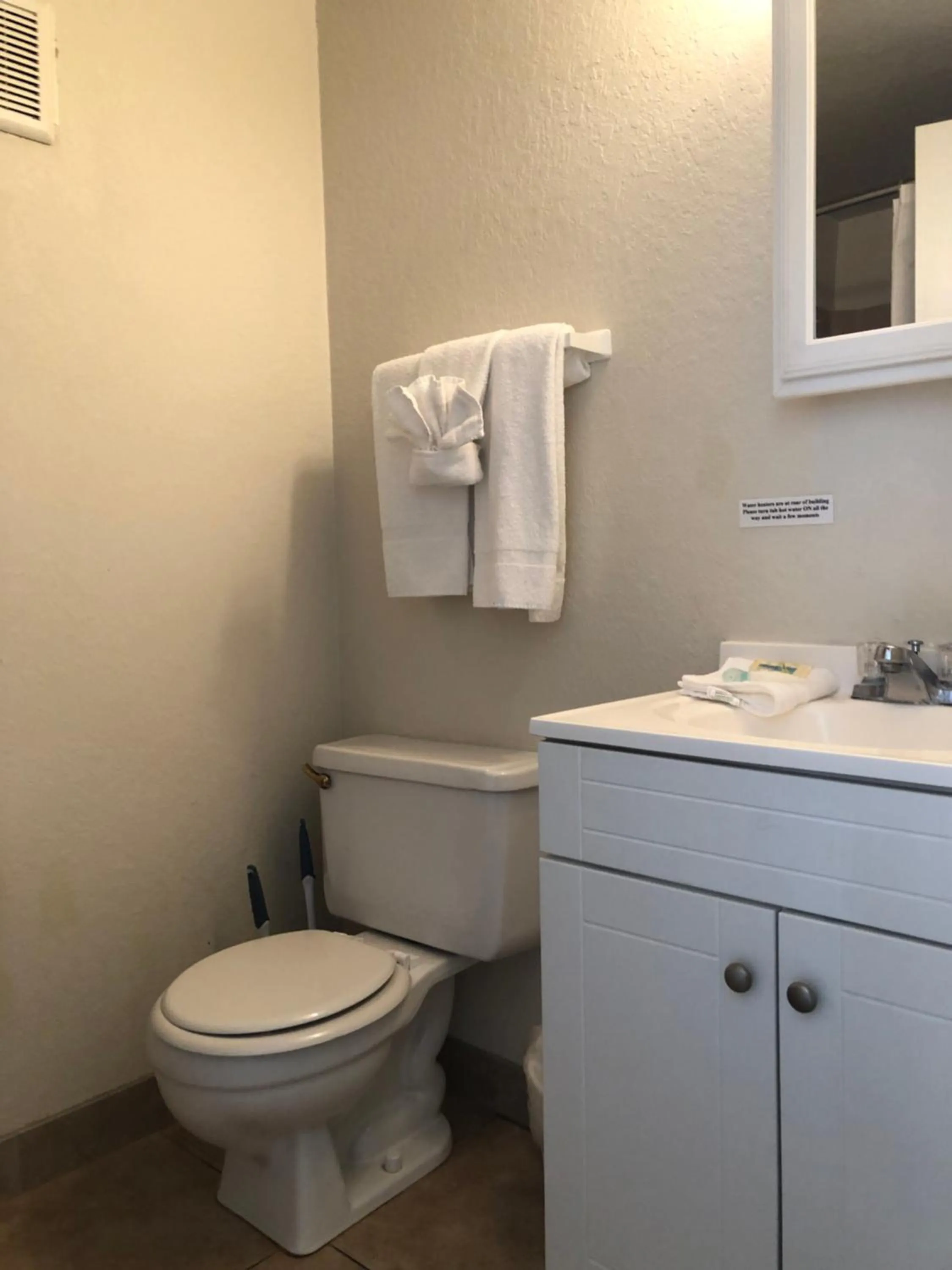 Bathroom in Holiday Isles Resort
