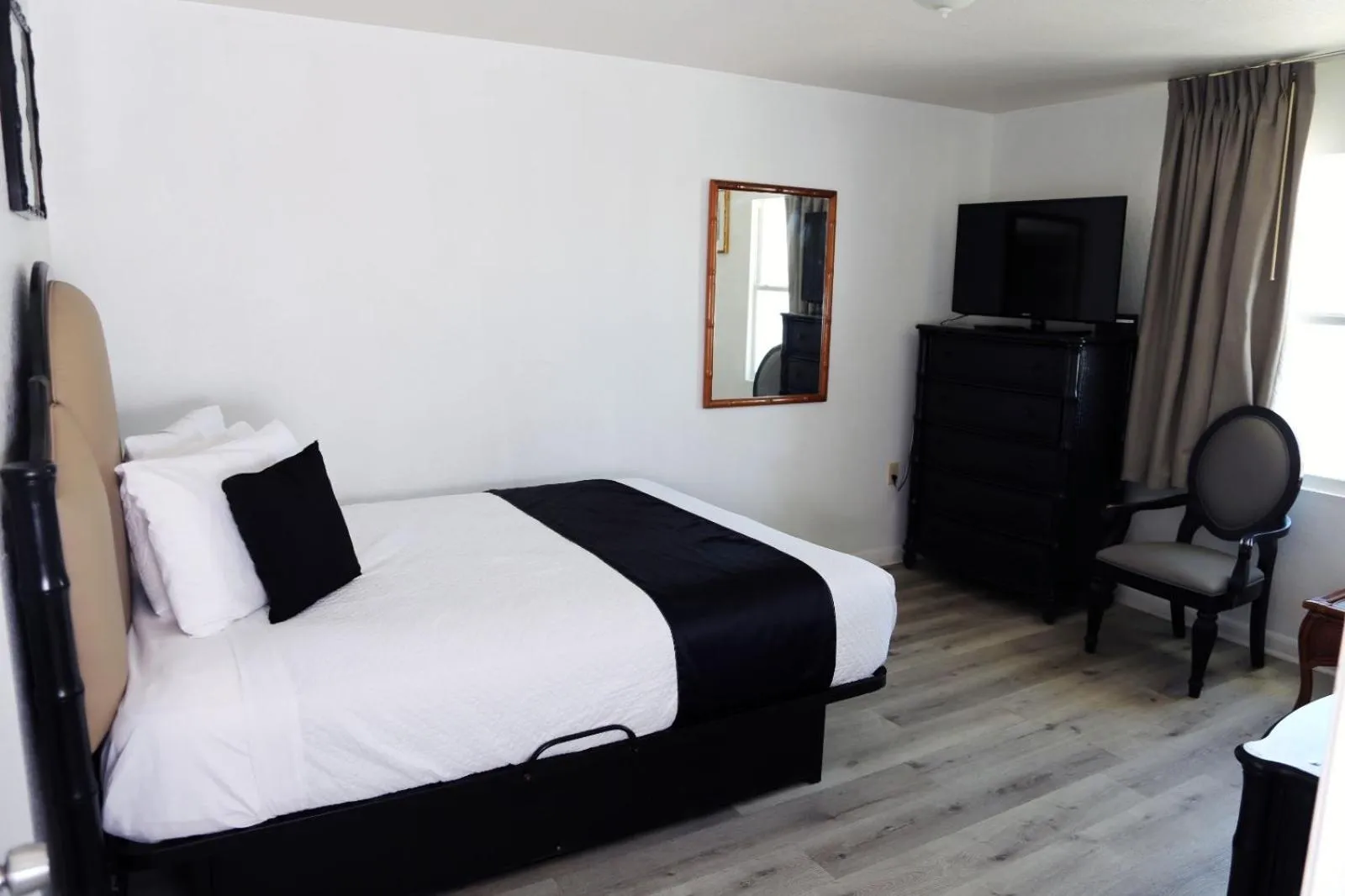 Bed in Holiday Isles Resort