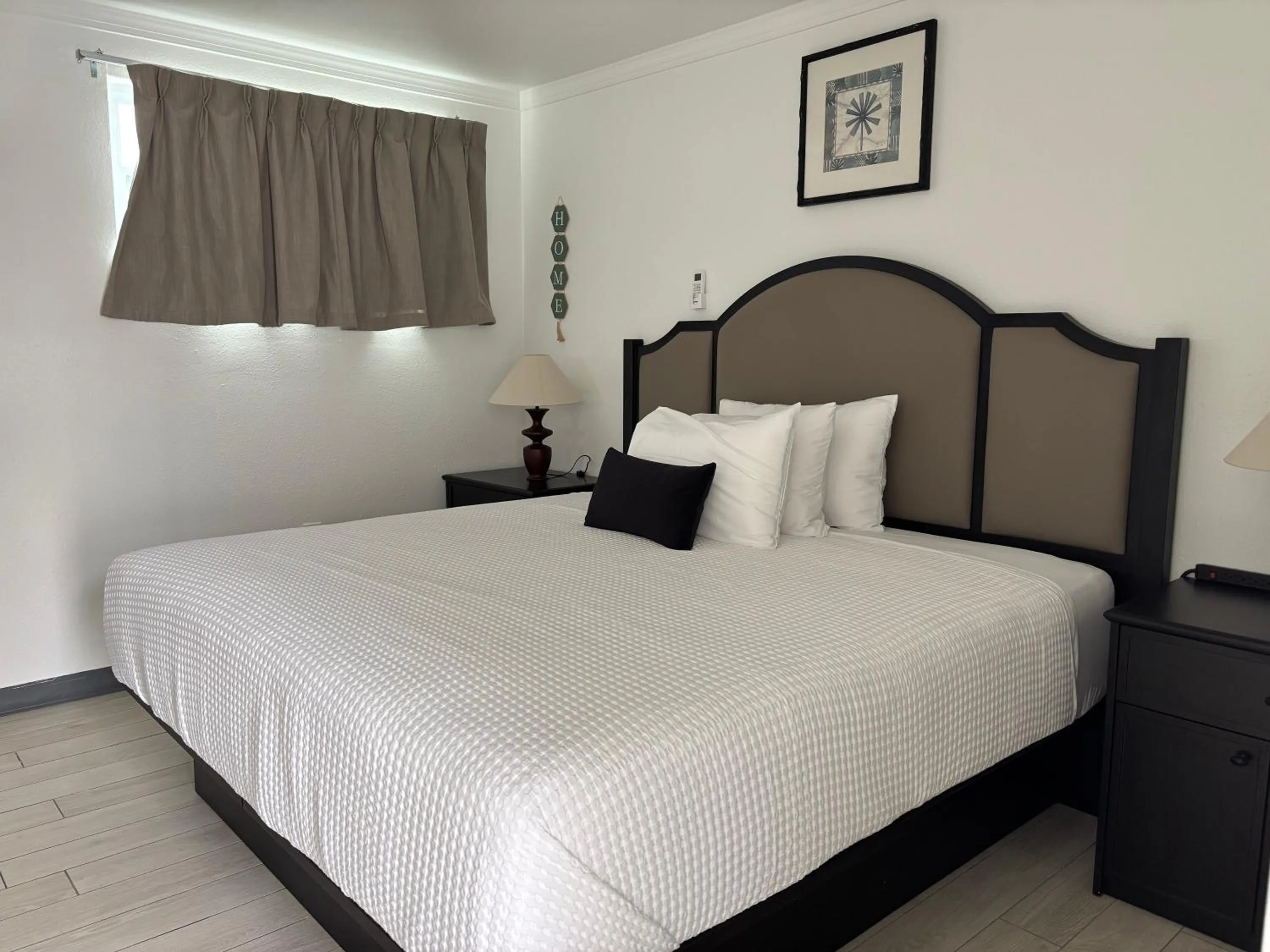 Bed in Holiday Isles Resort