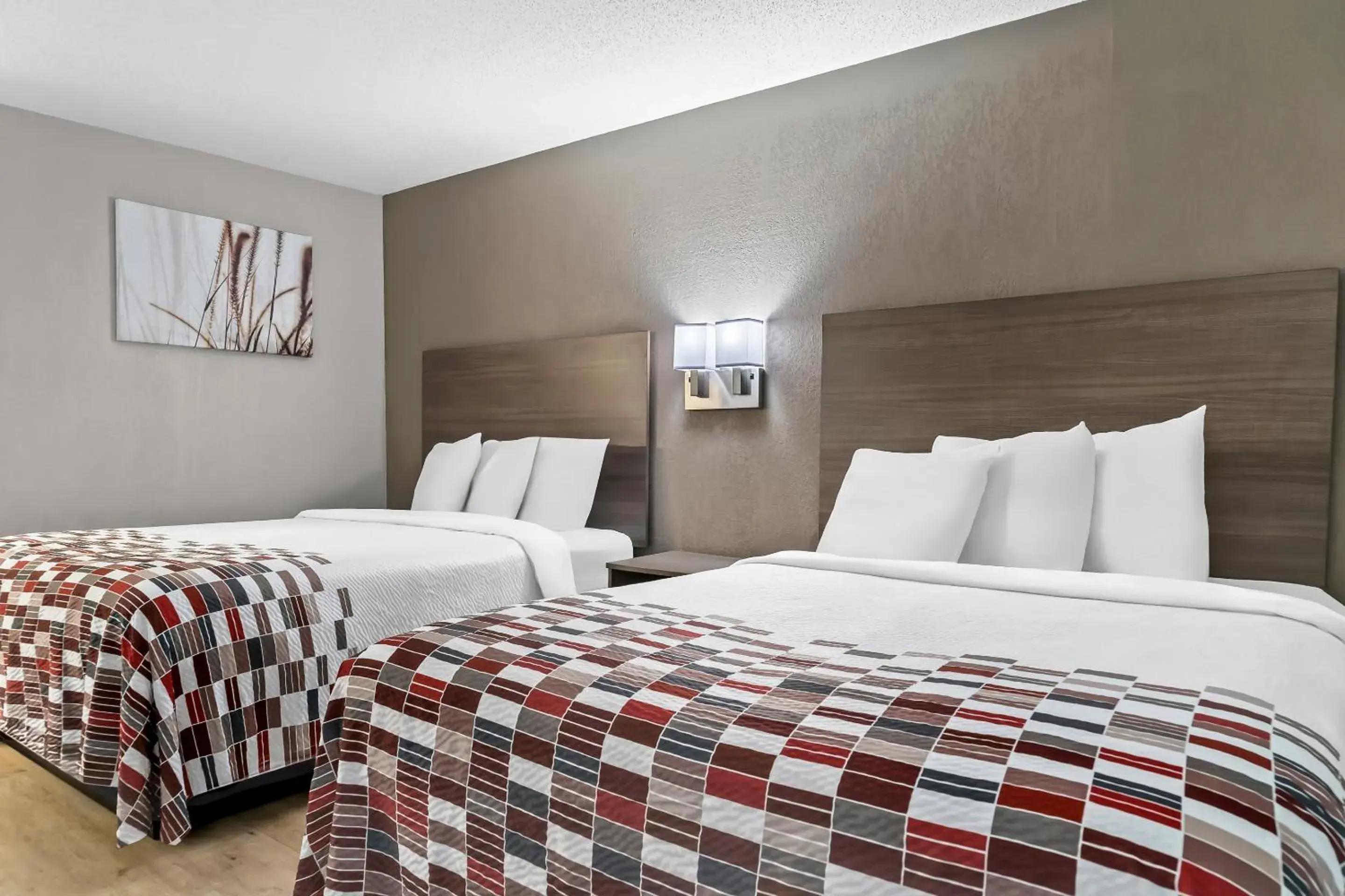 Bedroom, Bed in Red Roof Inn Flint Bedroom, Bed in Red Roof Inn Flint