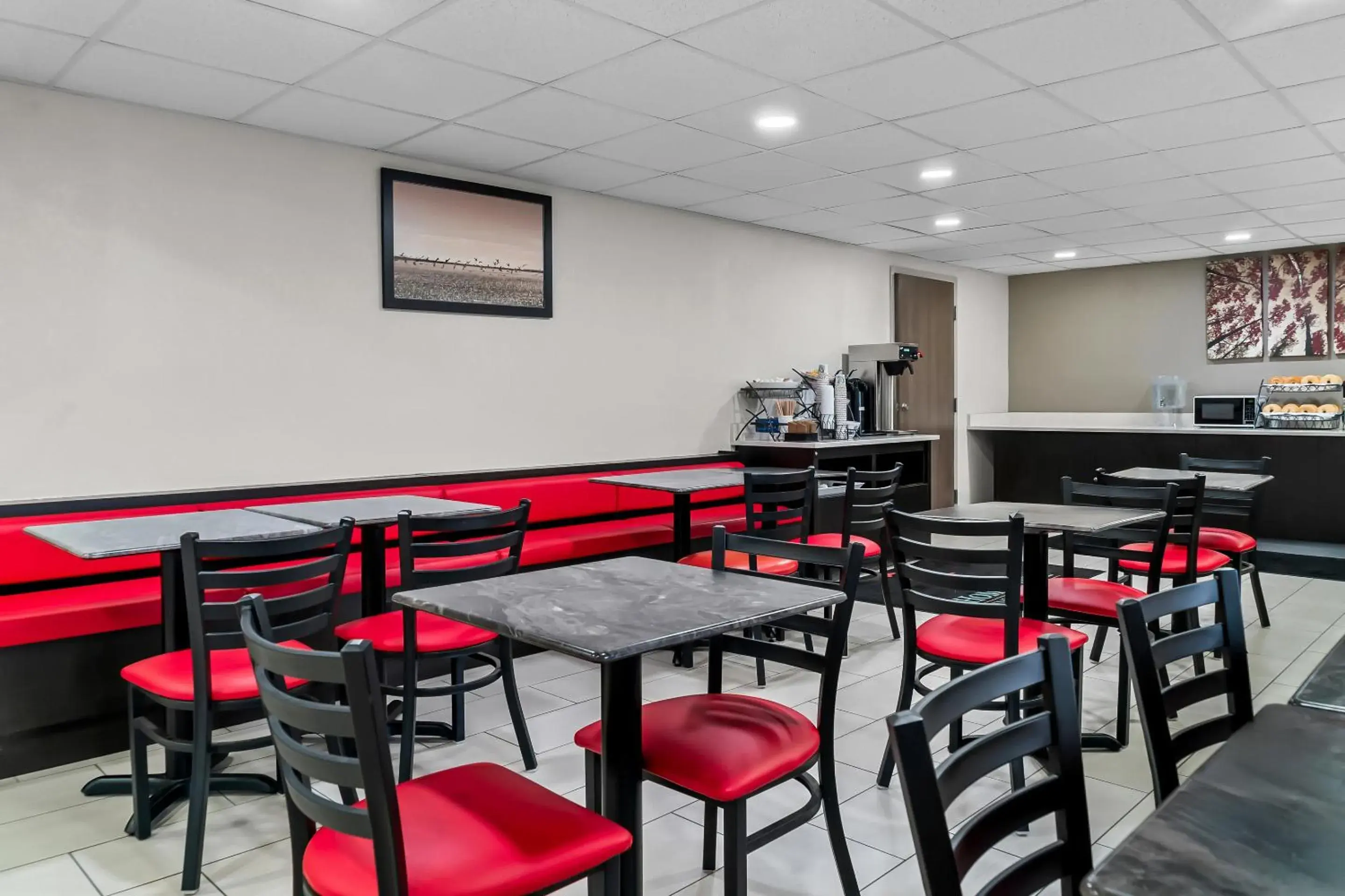 Breakfast in Red Roof Inn Flint Breakfast in Red Roof Inn Flint