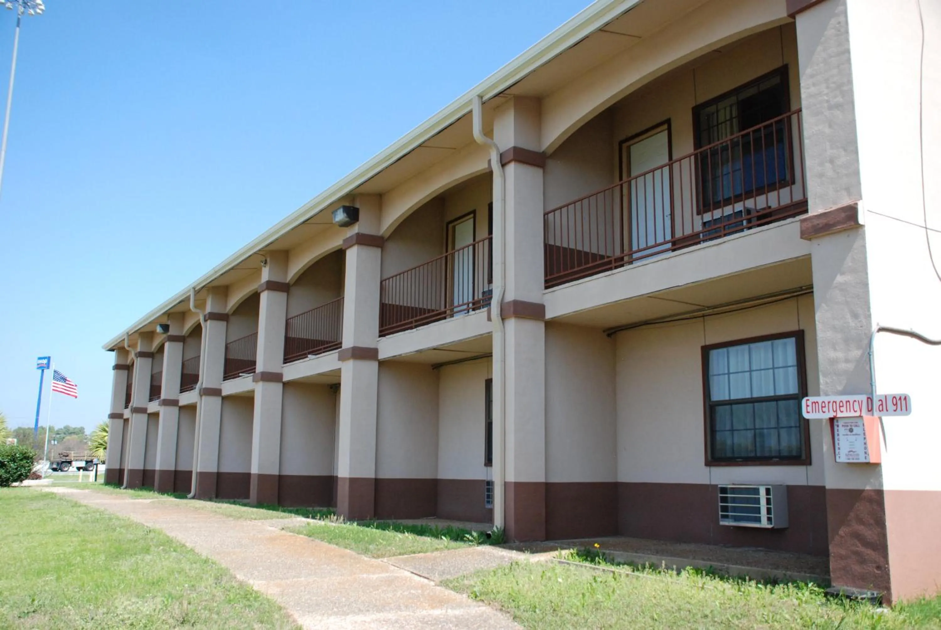 Property building in Apple Tree Inn