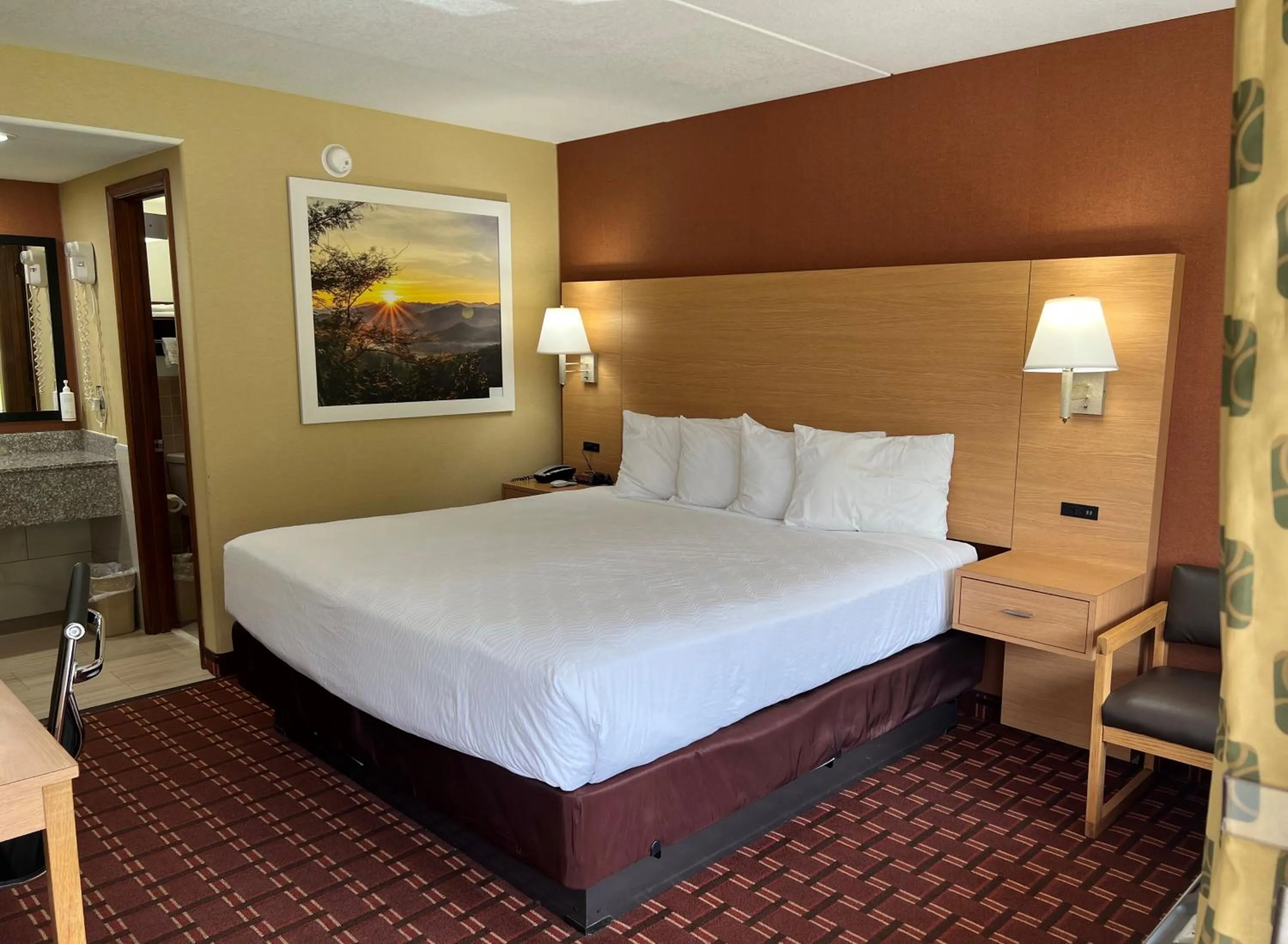 Bed in Serenity Inn Sweetwater