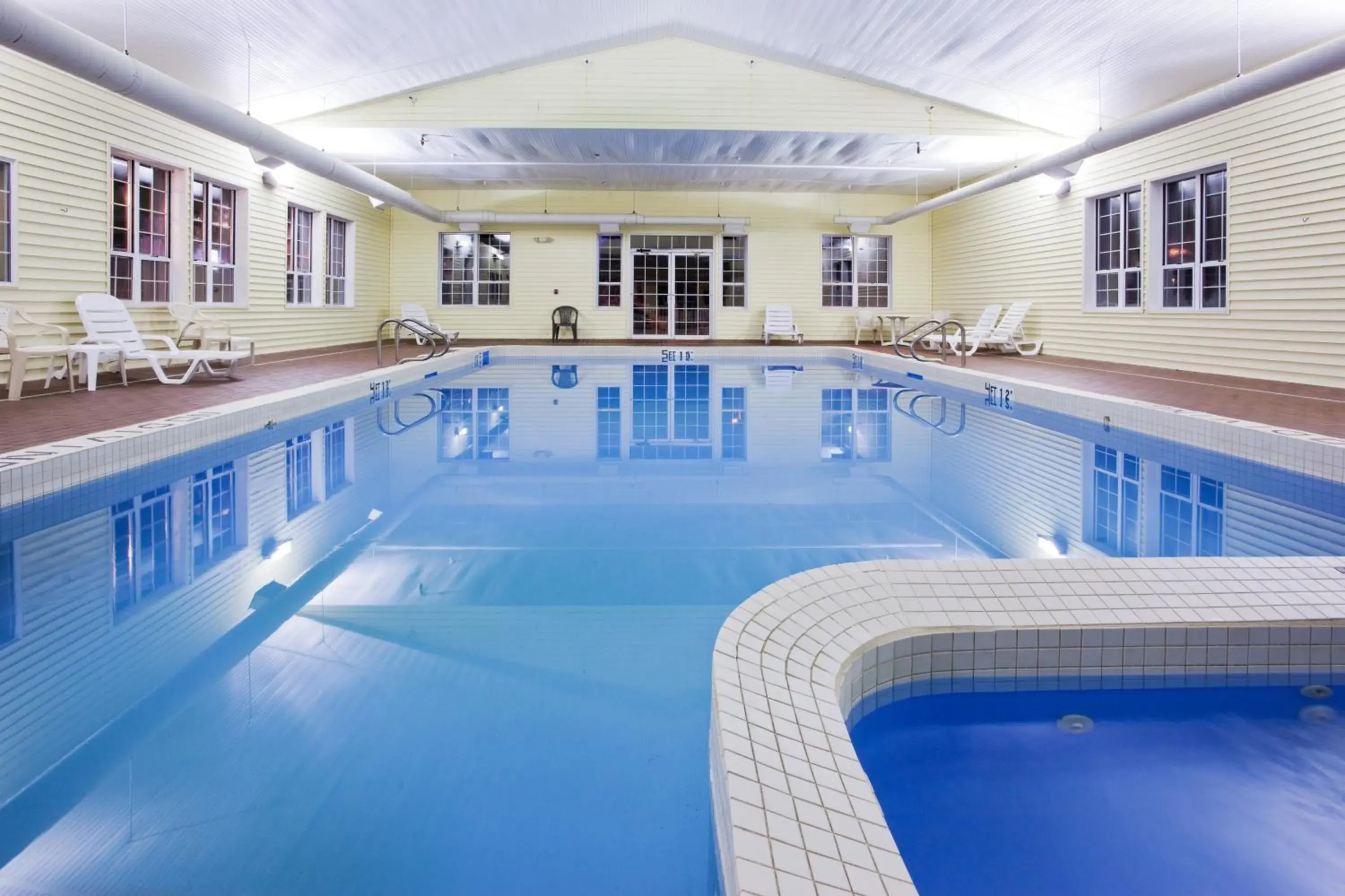 Swimming pool in Holiday Inn Express St. Ignace-Lake Front by IHG Swimming pool in Holiday Inn Express St. Ignace-Lake Front by IHG