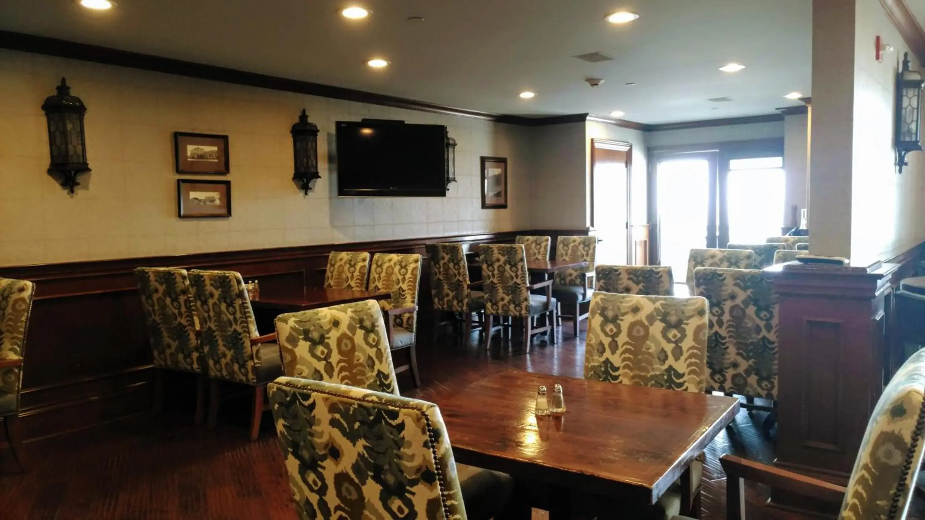 Restaurant/places to eat in Oceano Hotel and Spa Half Moon Bay Harbor Restaurant/places to eat in Oceano Hotel and Spa Half Moon Bay Harbor