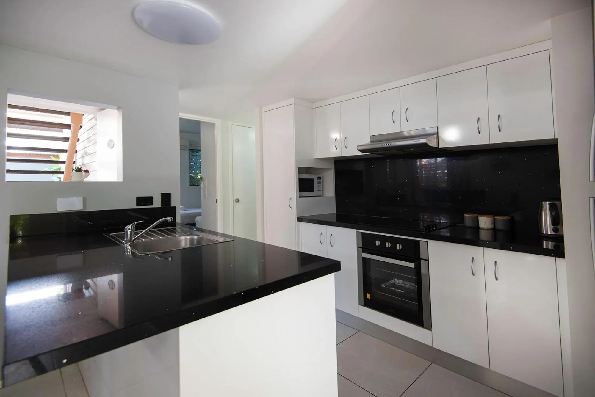 kitchen in Marlin Cove Holiday Resort