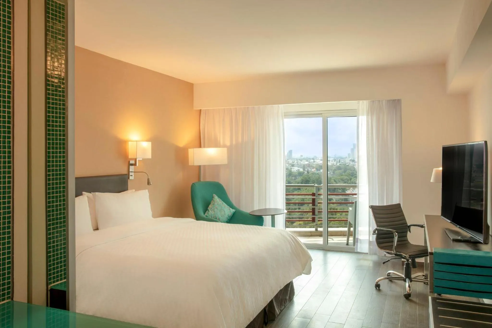 Photo of the whole room, Bed in Fiesta Inn Puebla Las Animas