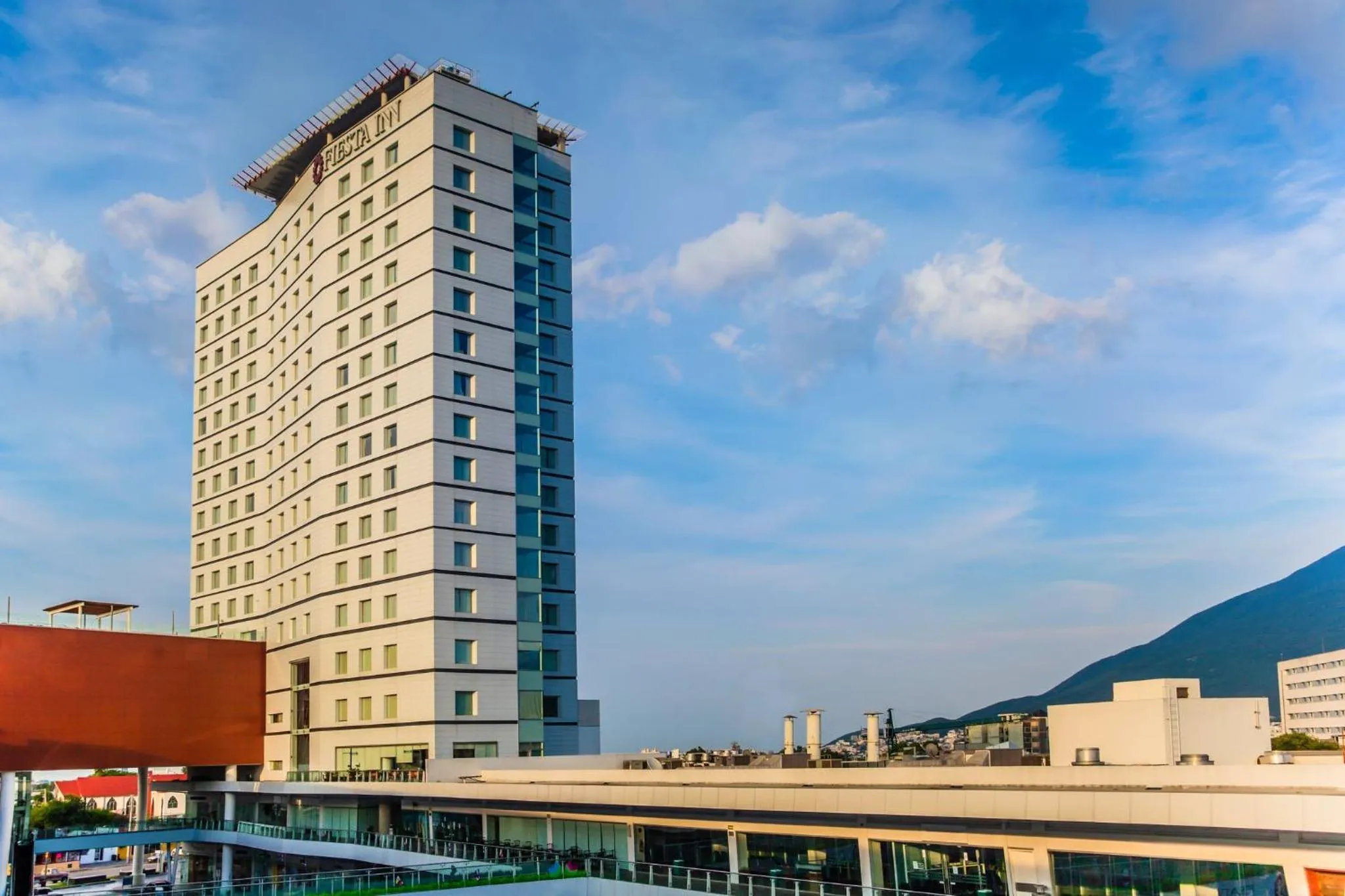 Property building in Fiesta Inn Monterrey Tecnologico