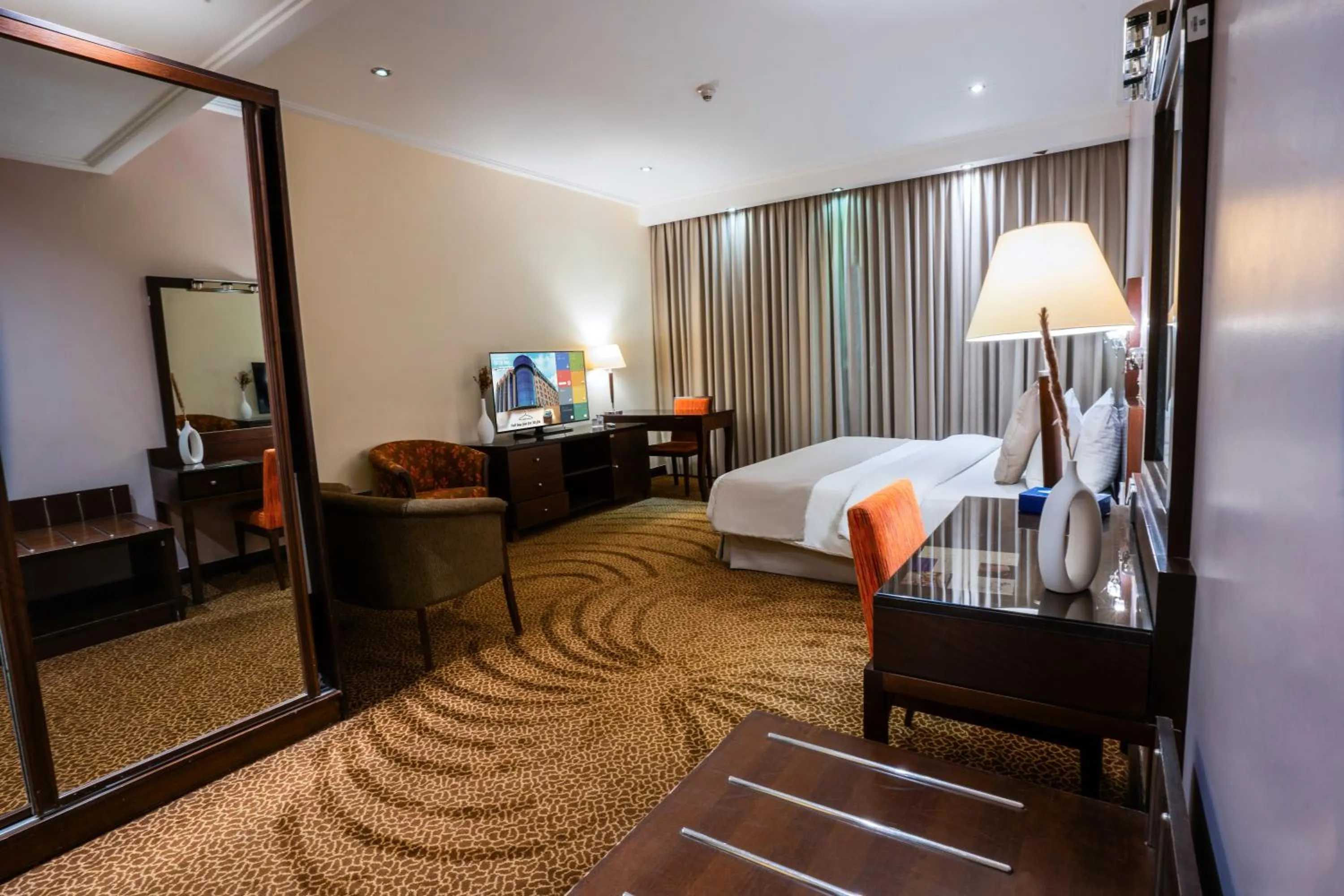 Photo of the whole room, Bed in Ayass Hotel