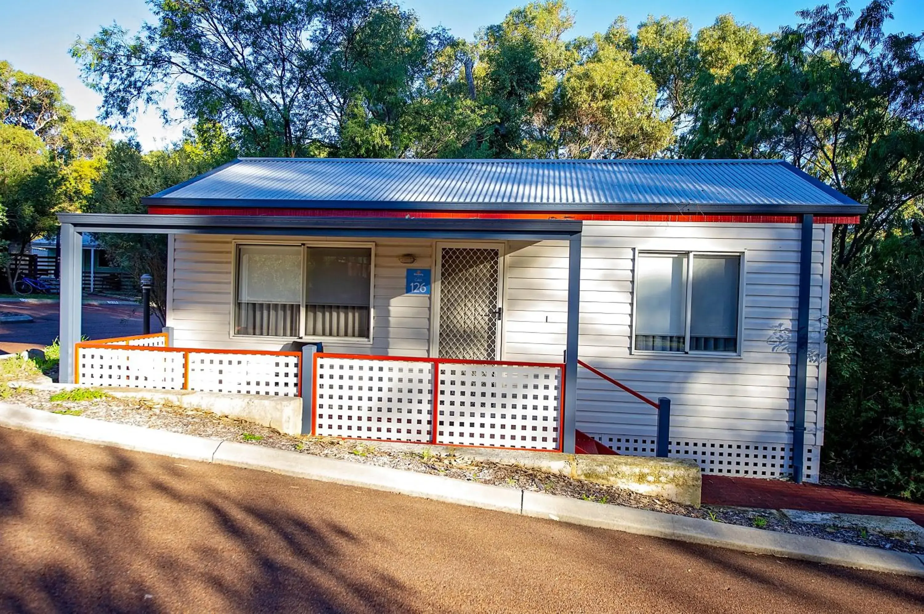 Standard 1 Bedroom Cabin in Discovery Parks - Woodman Point Standard 1 Bedroom Cabin in Discovery Parks - Woodman Point
