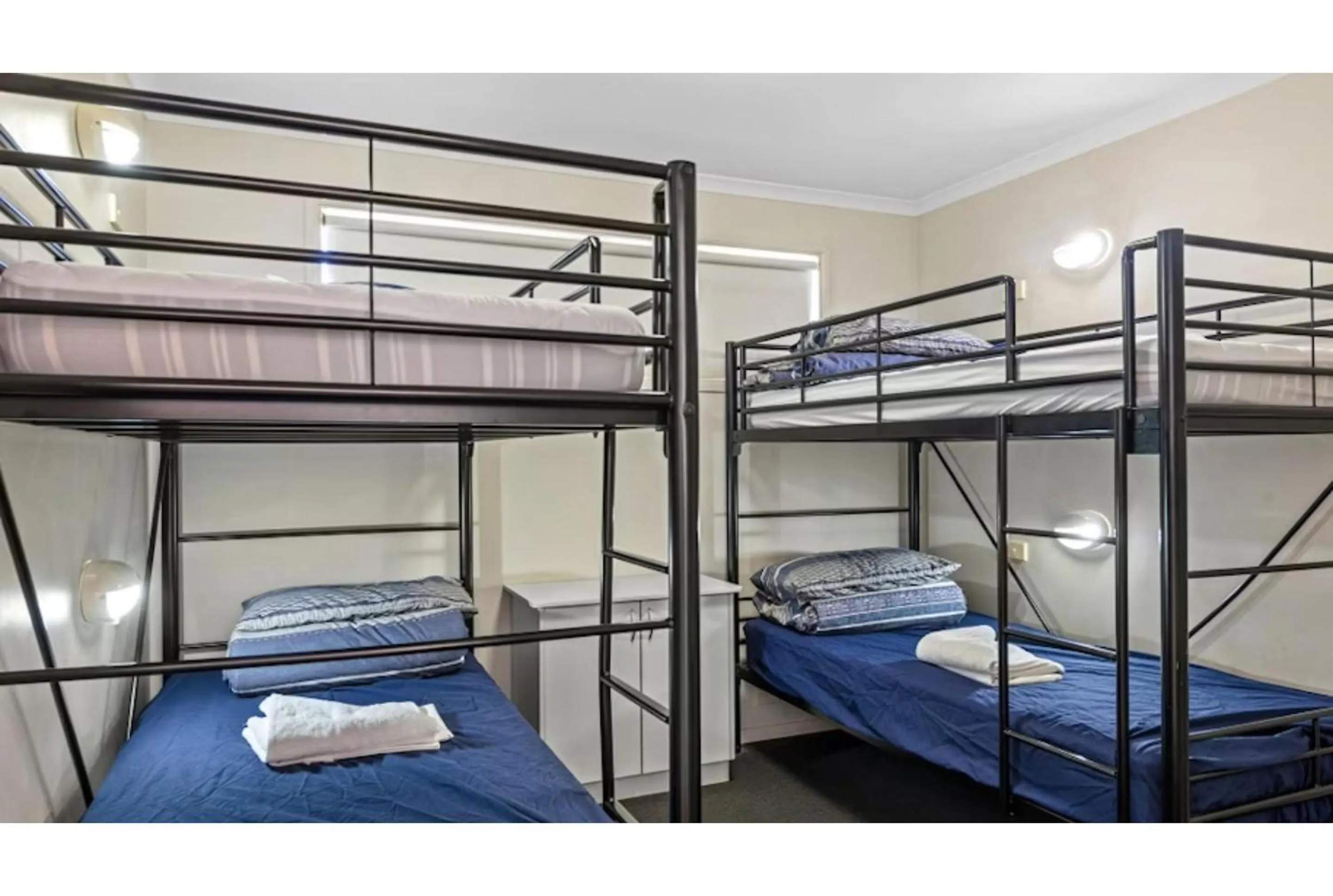 Bedroom, Bed in Discovery Parks - Woodman Point