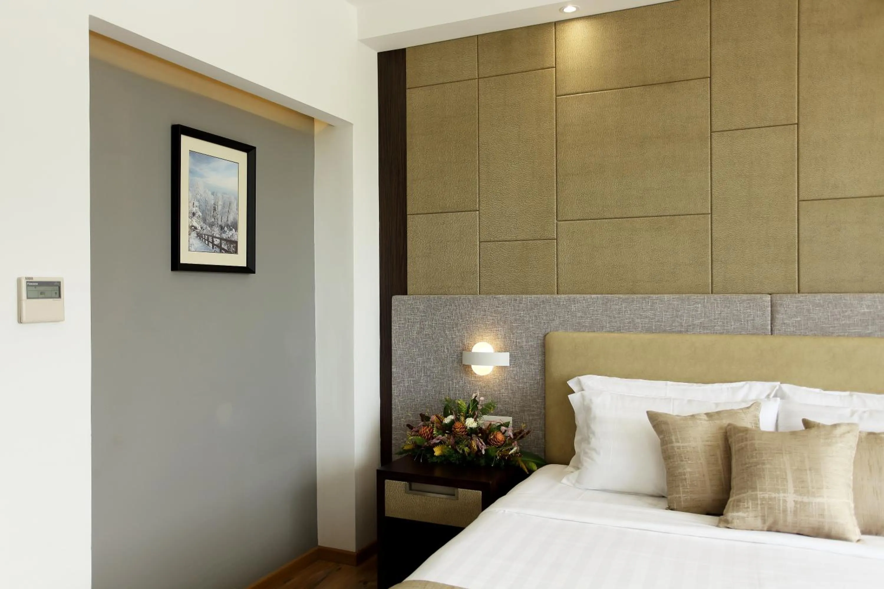 Bed in Sugar Business Hotel