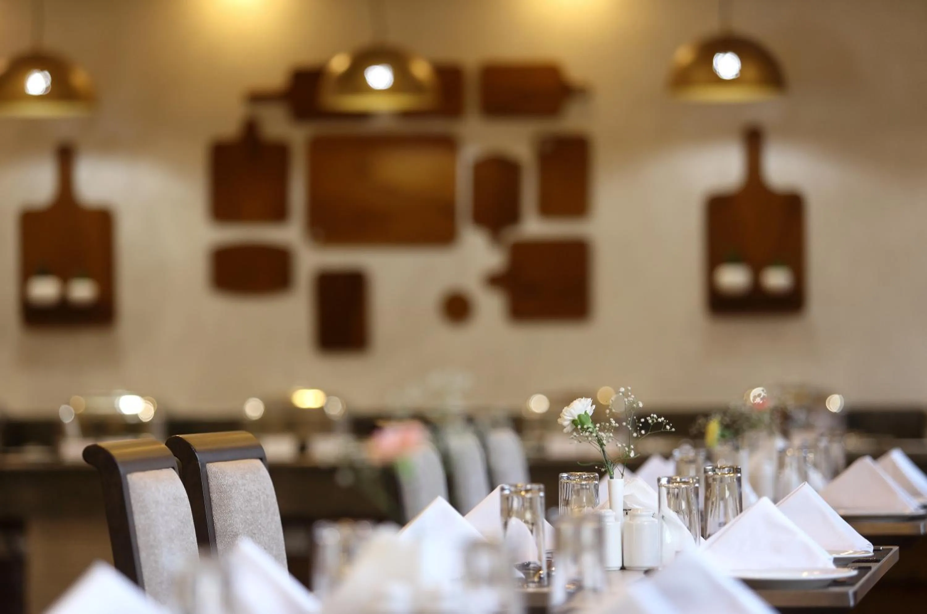 Restaurant/places to eat in Sugar Business Hotel