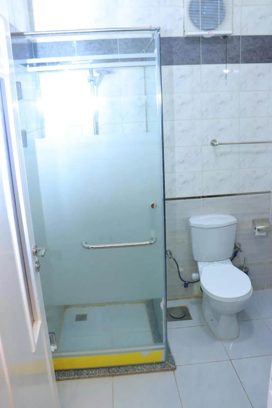 Shower in Royal City Hotel
