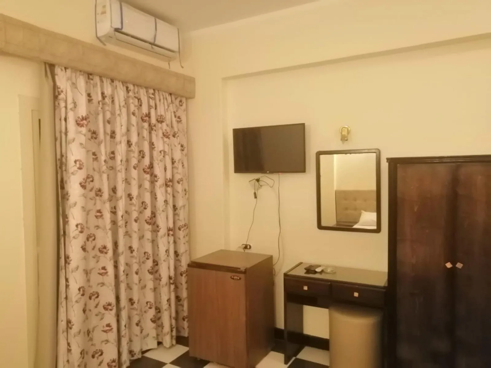 TV and multimedia in Royal City Hotel