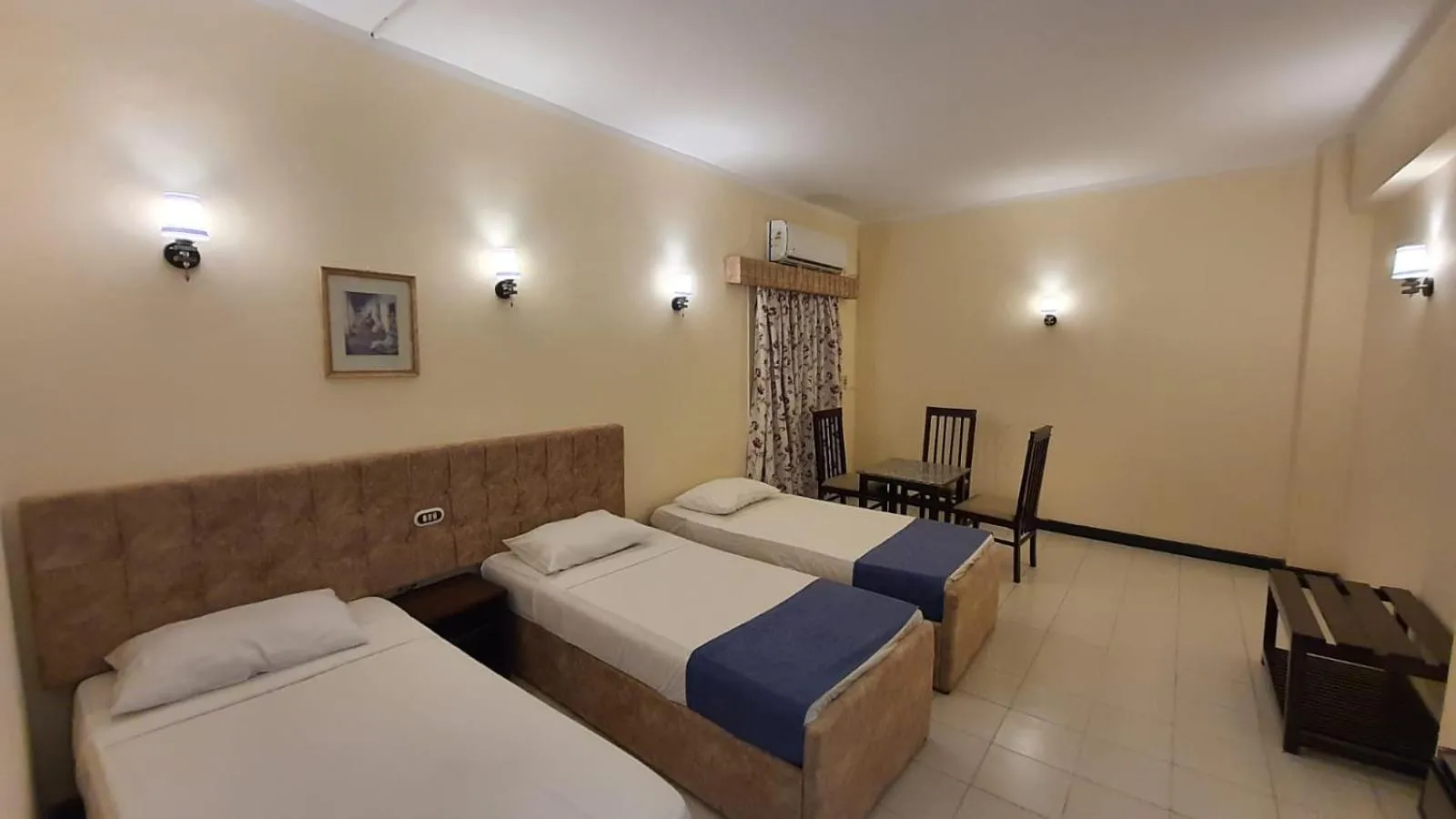 Bedroom, Bed in Royal City Hotel