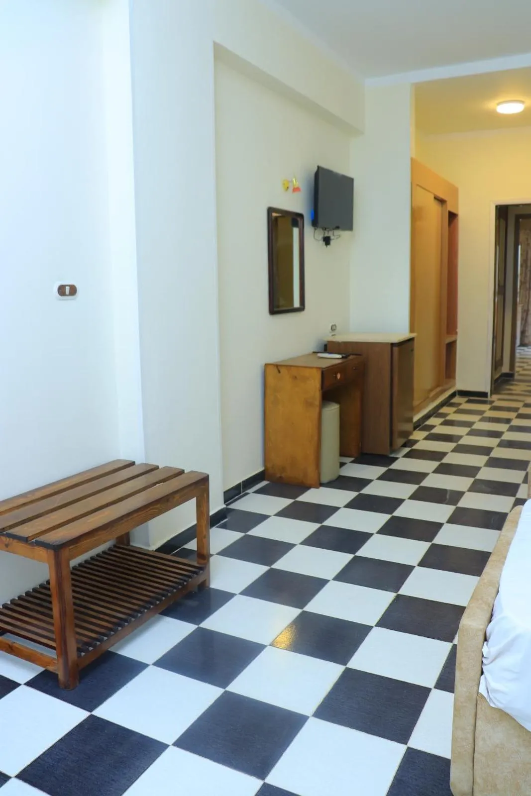 TV and multimedia, Bed in Royal City Hotel