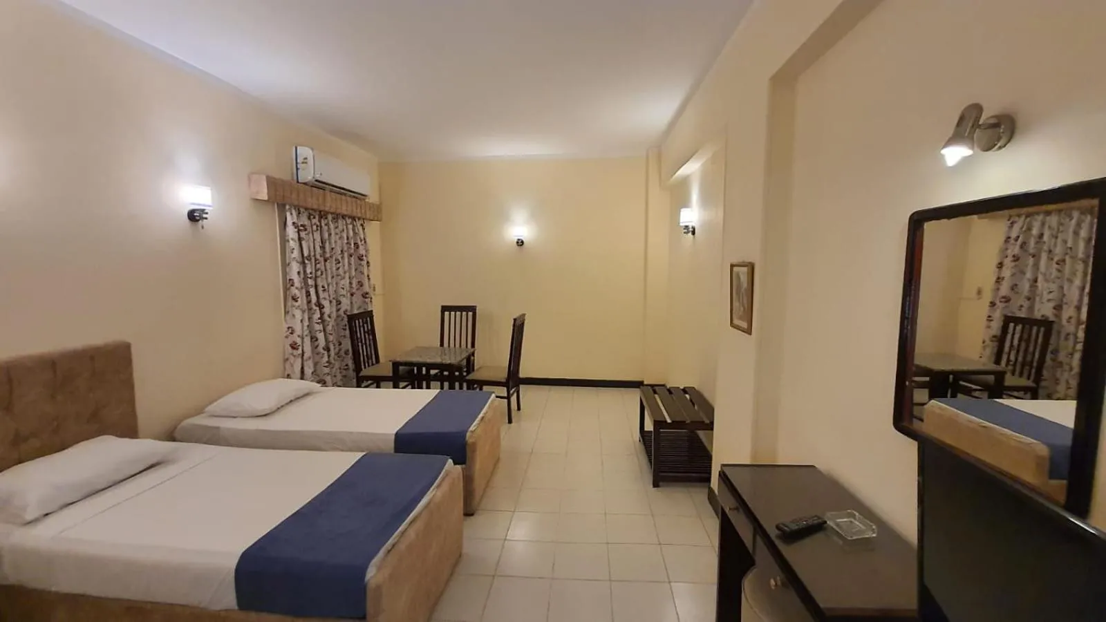 Photo of the whole room, Bed in Royal City Hotel
