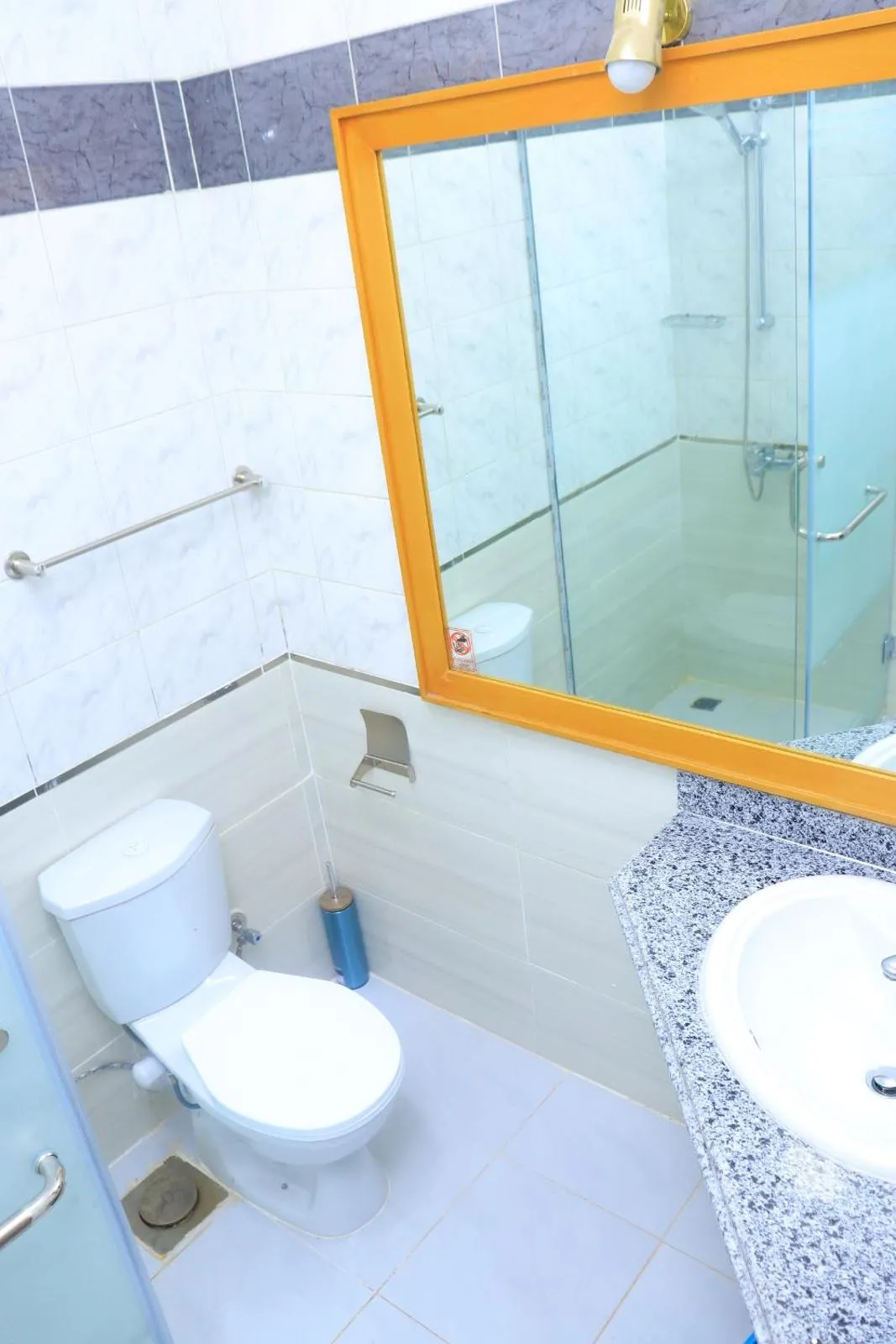 Shower in Royal City Hotel